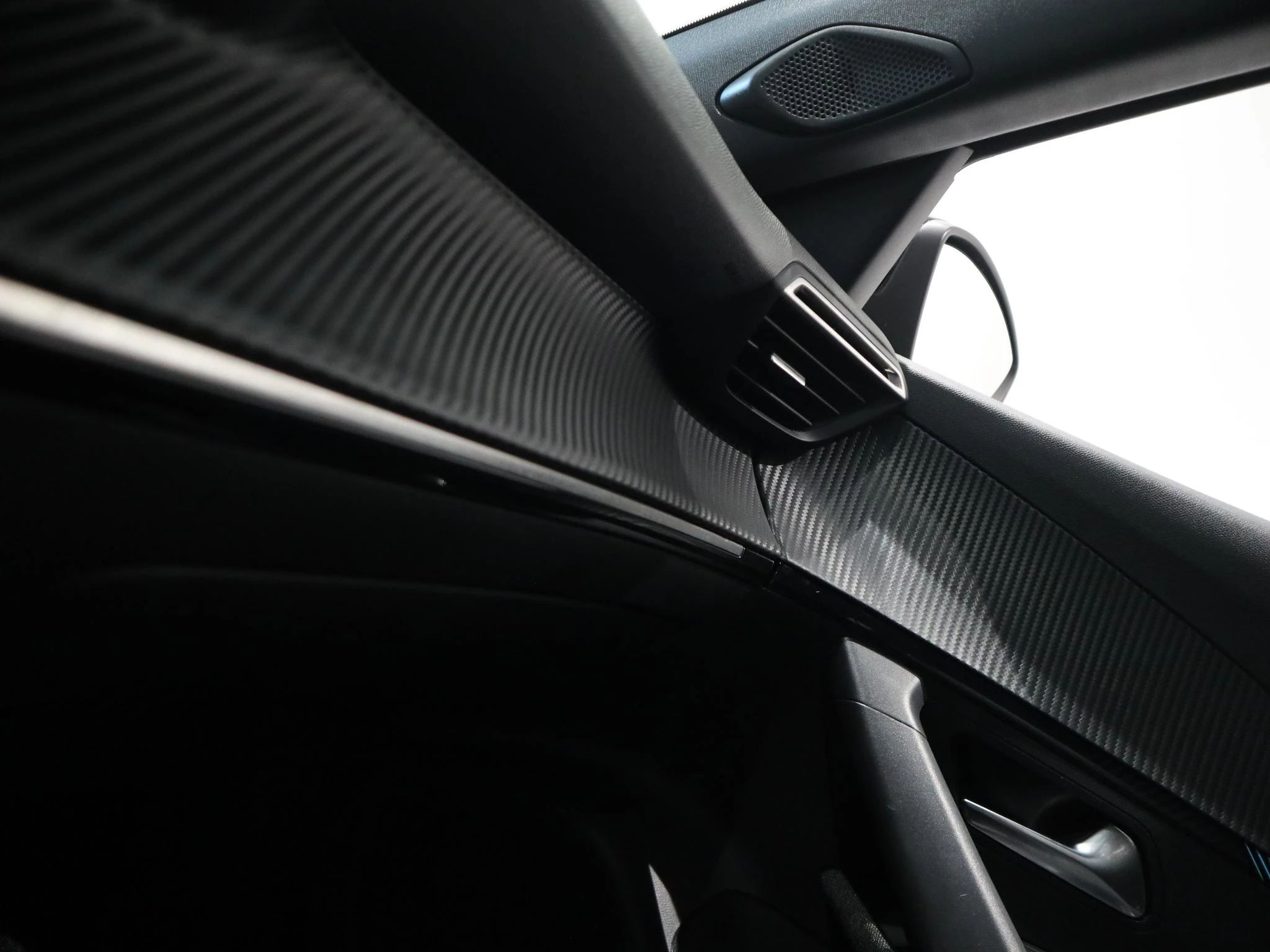Peugeot e-2008 EV Style 50 kWh