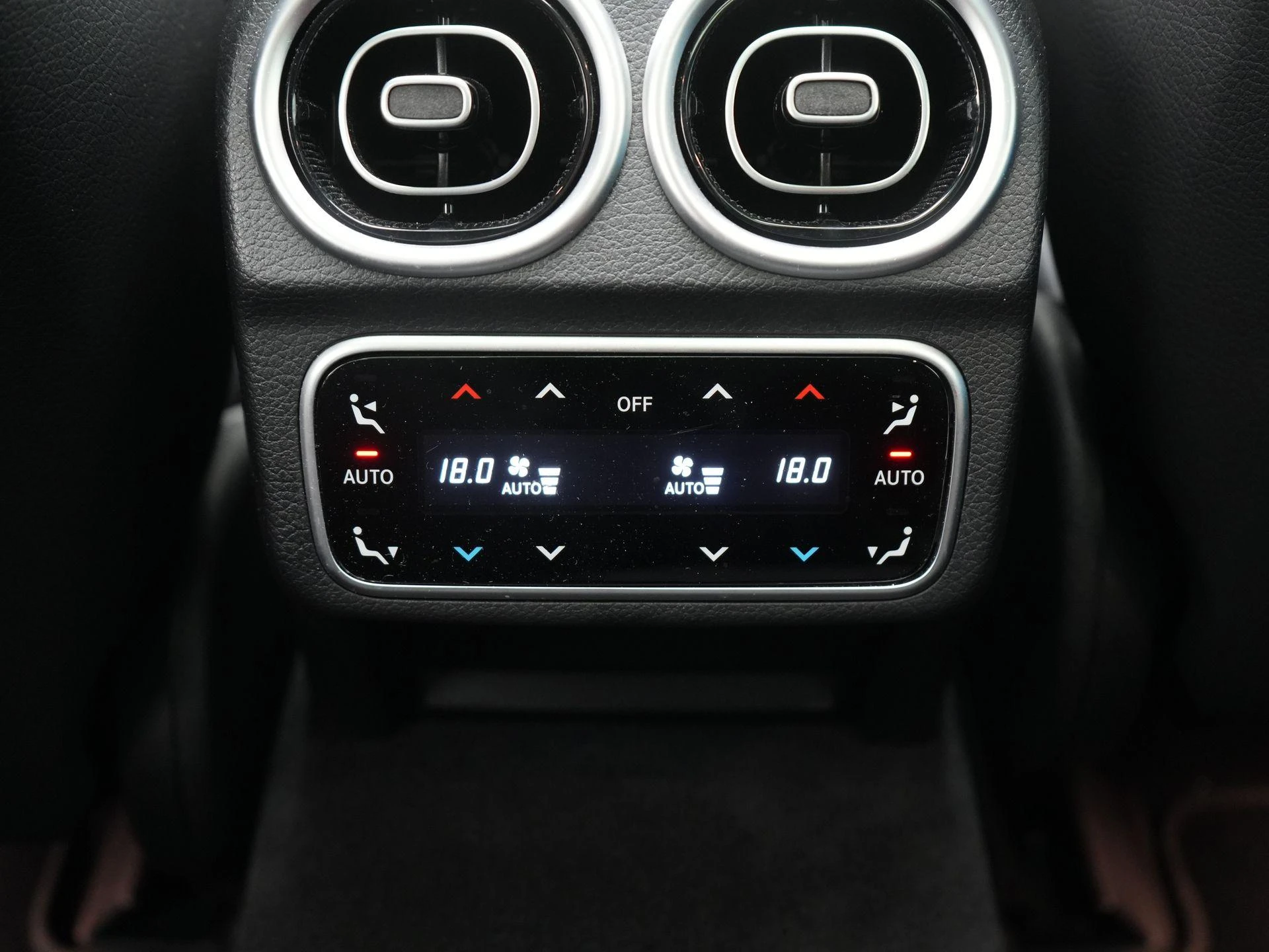 Mercedes-Benz-C-Klasse-image-41