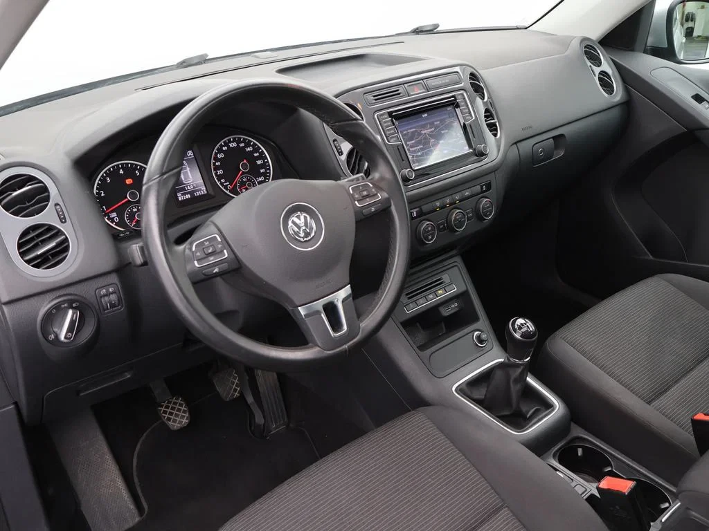 Volkswagen-Tiguan-image-16