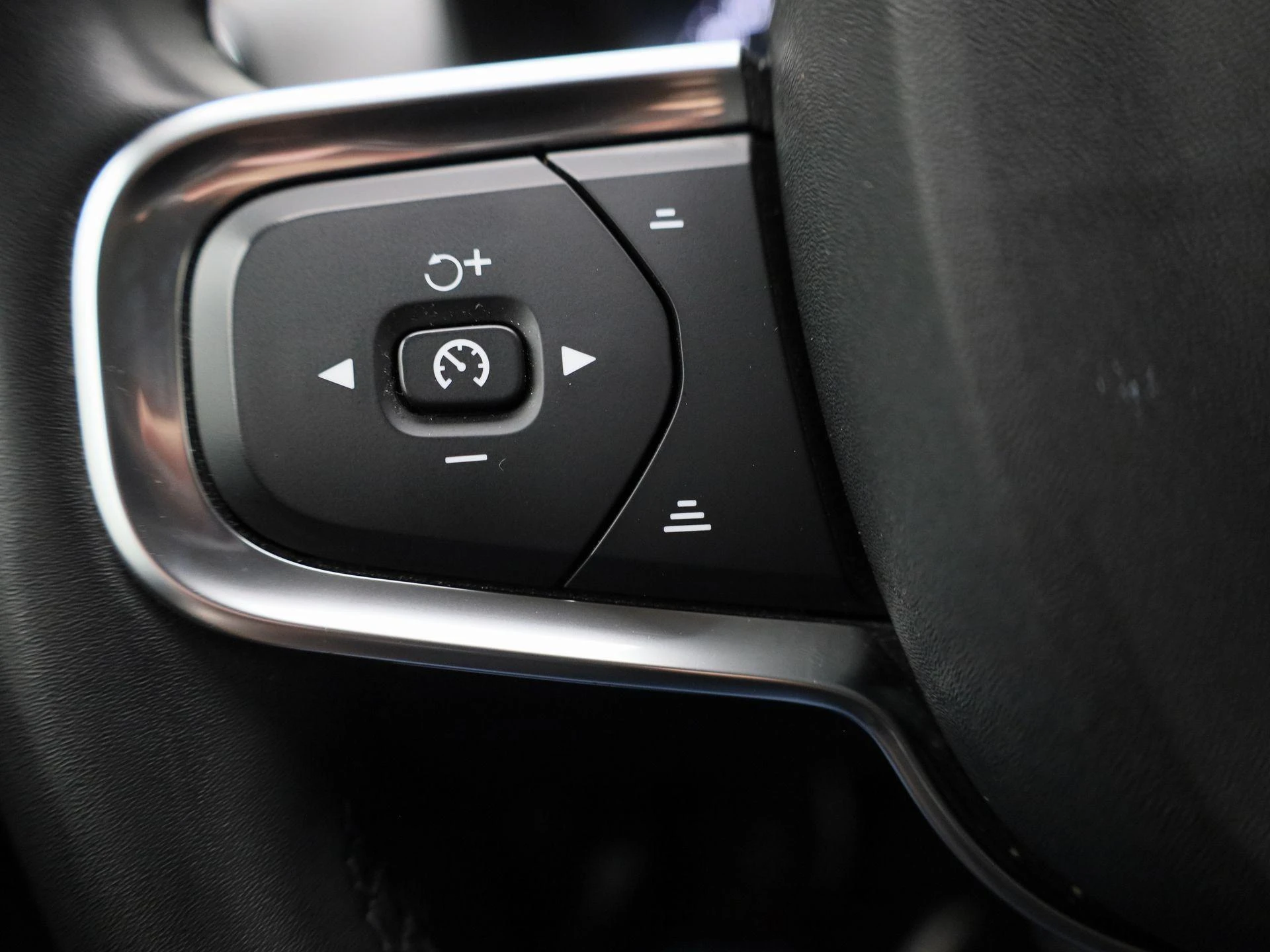 Volvo-XC40-image-17