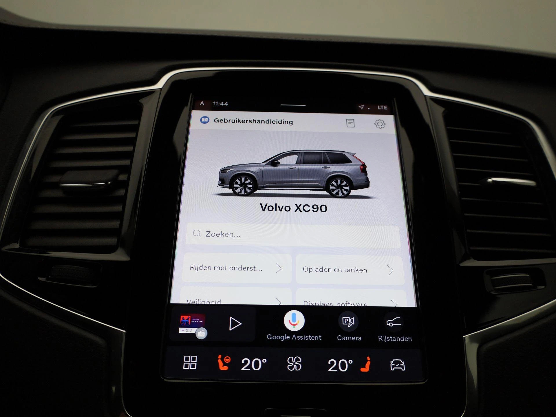 Volvo-XC90-image-28