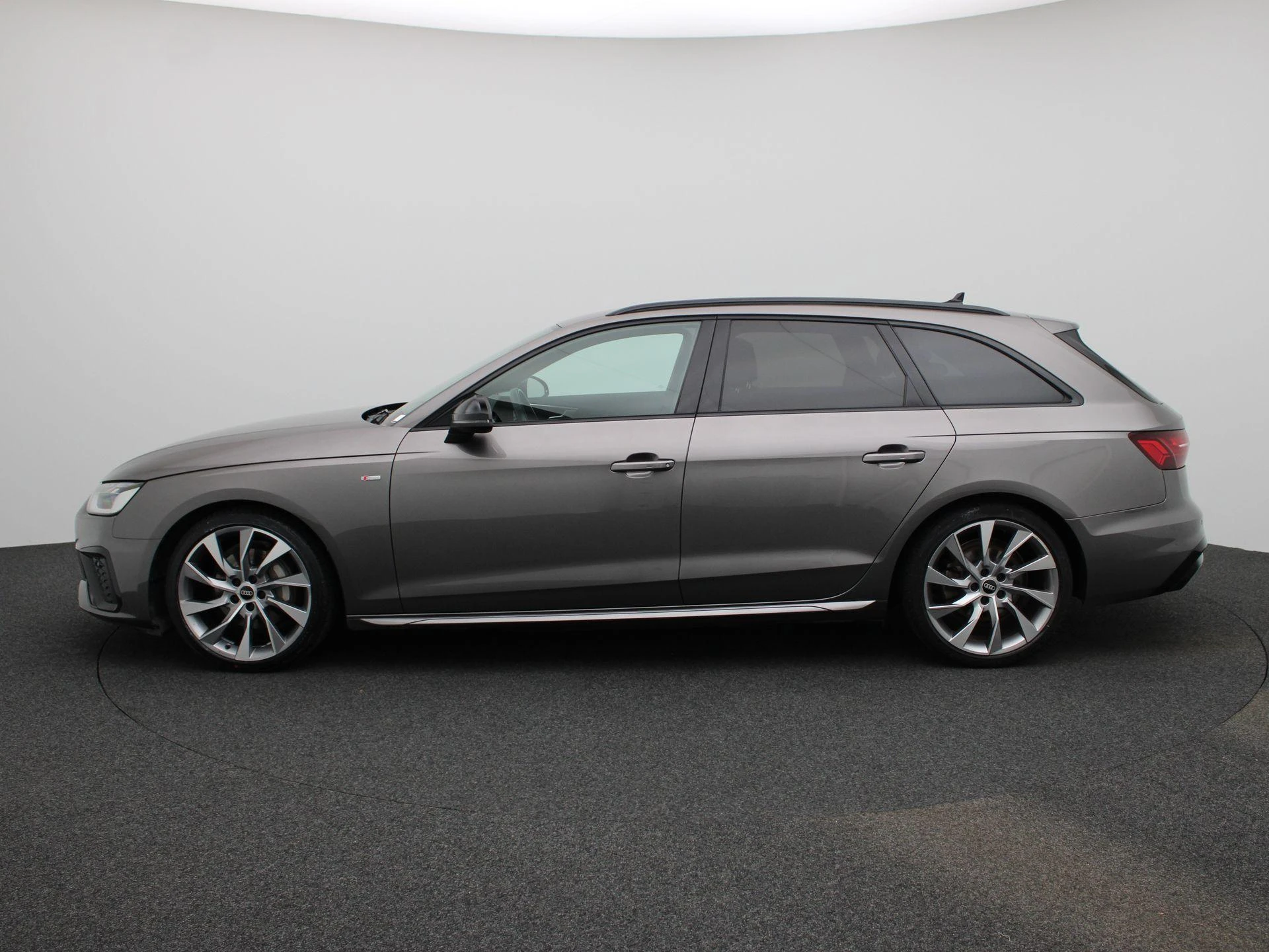 Audi-A4-image-4