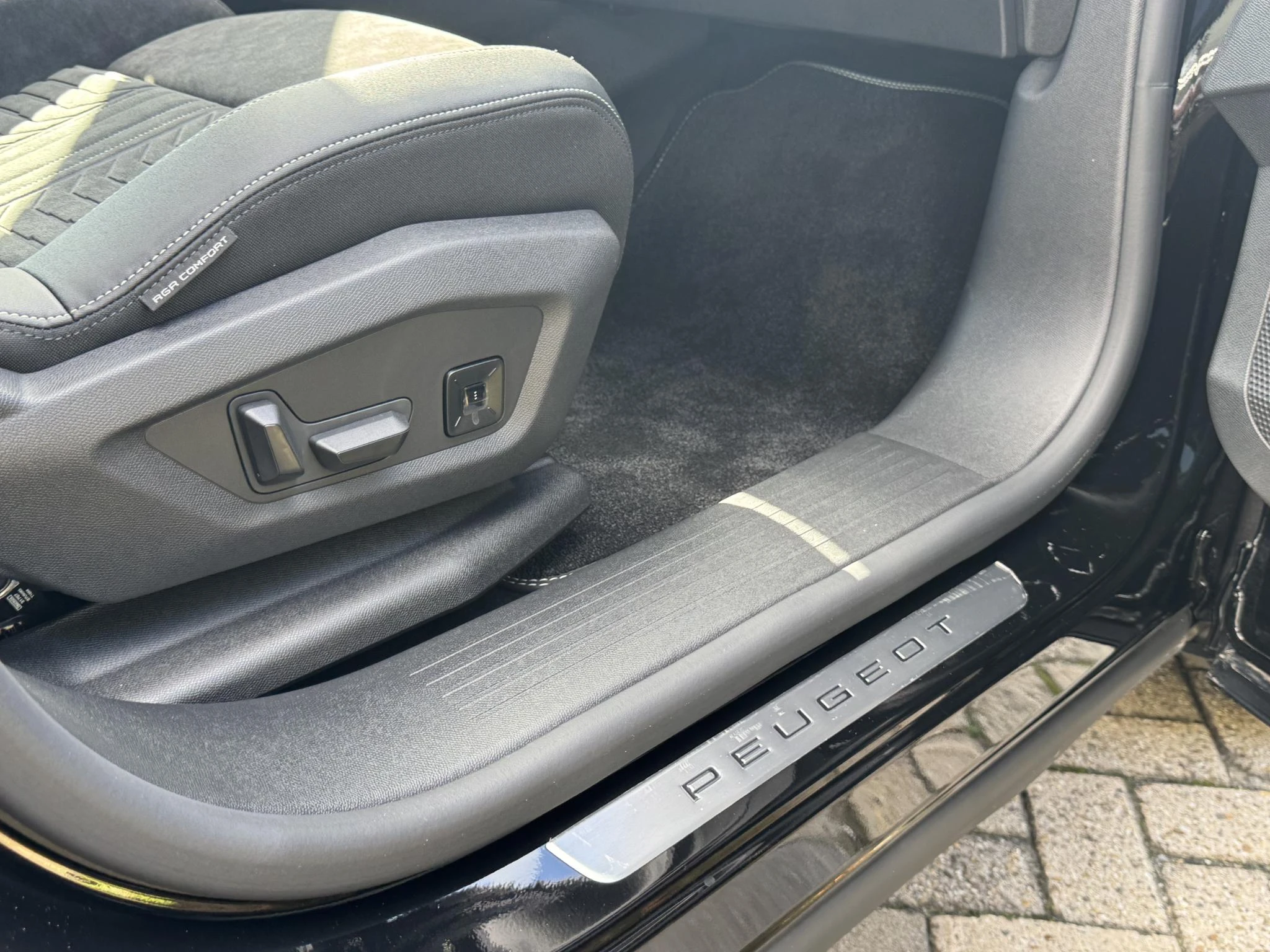 Peugeot-e-5008-image-49