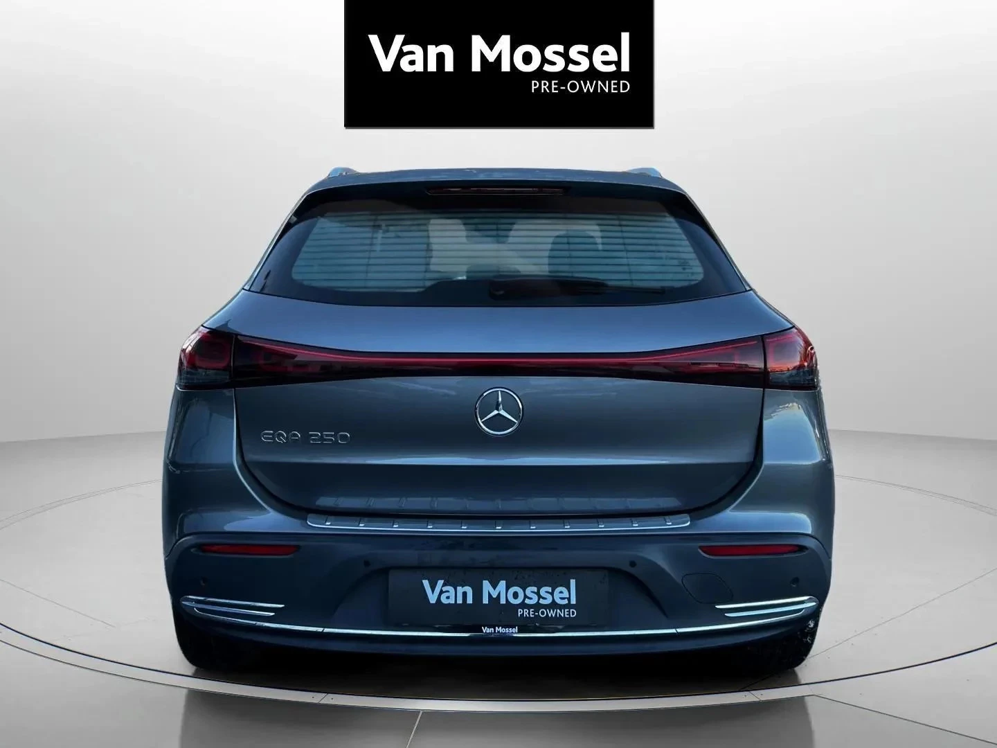 Mercedes-Benz-EQA-image-5