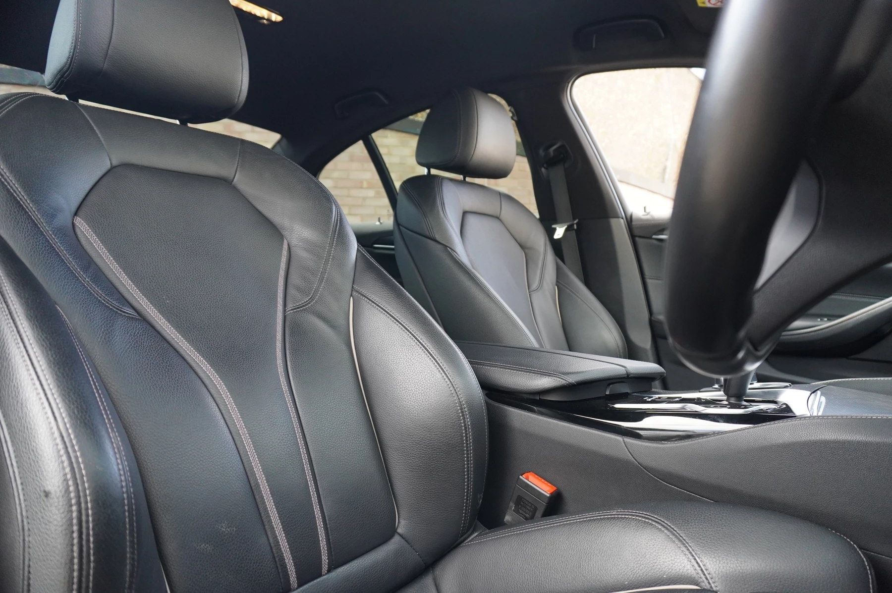 BMW-5 Series-image-11