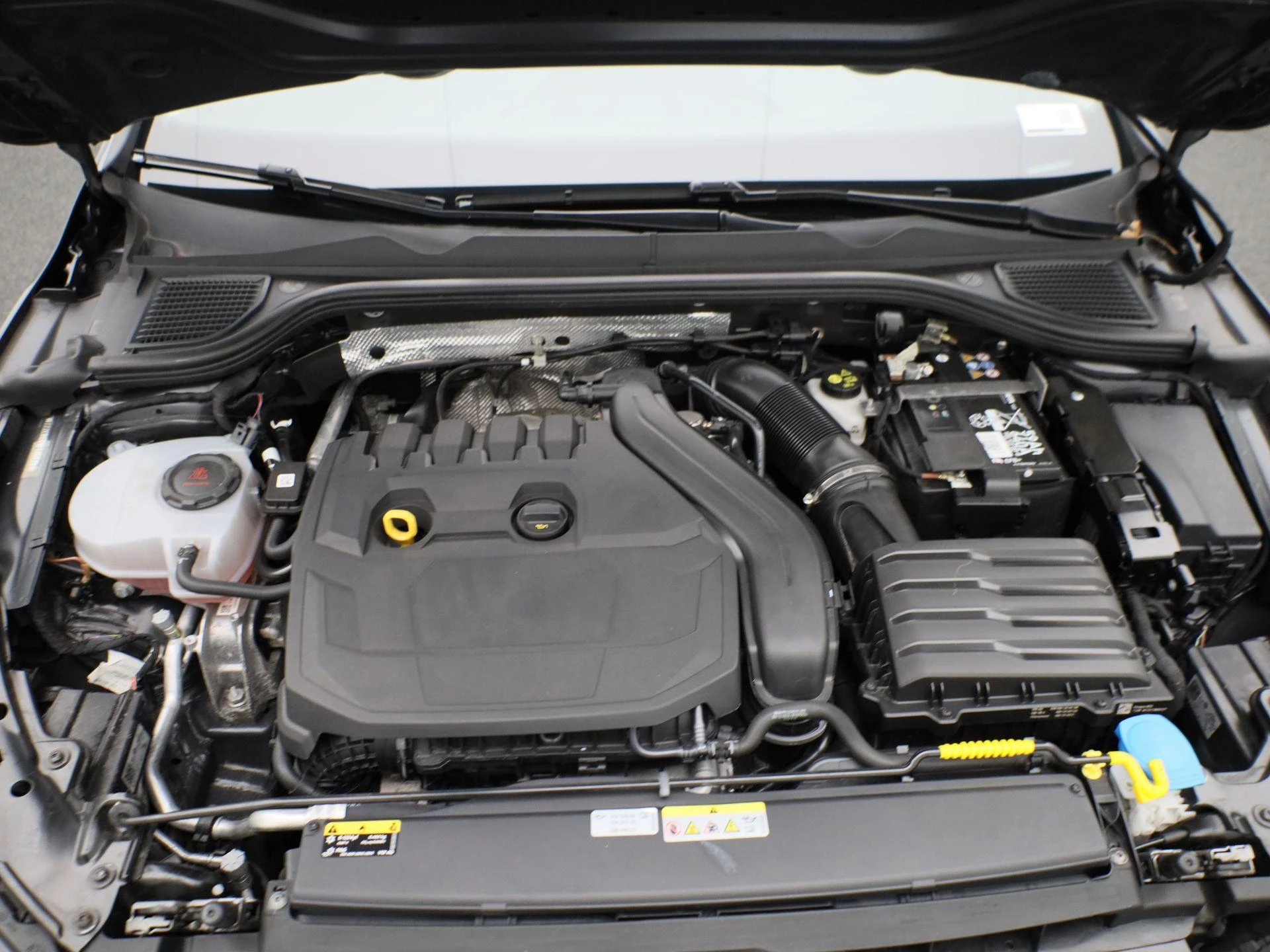 Volkswagen-Golf-image-29