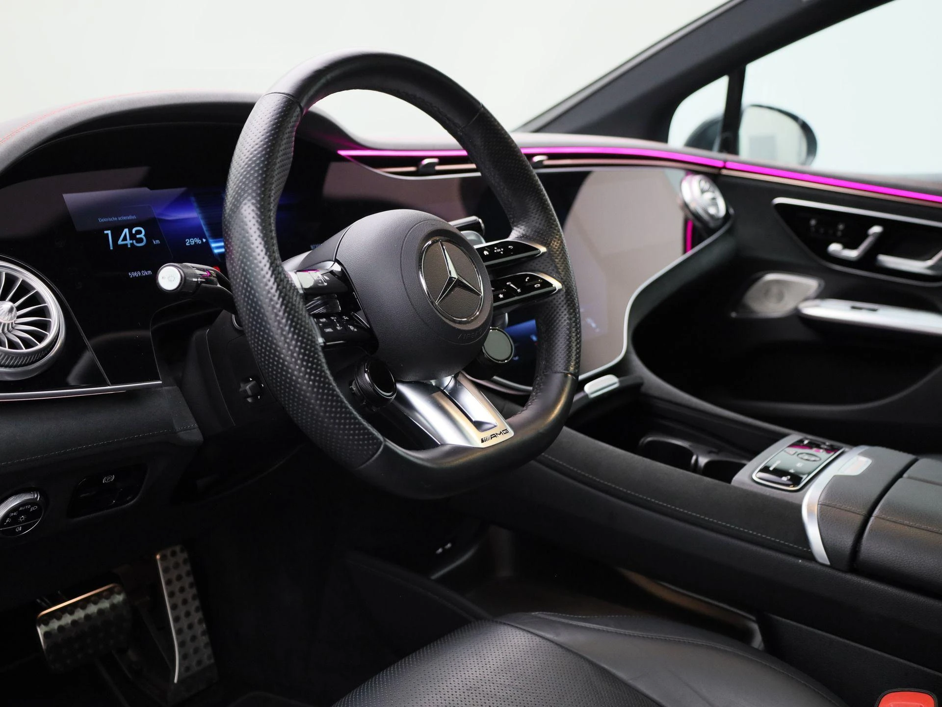 Mercedes-Benz-EQE-image-67