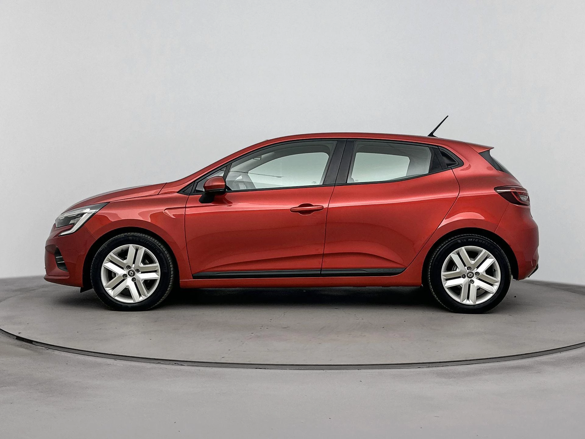 Renault-Clio-image-1