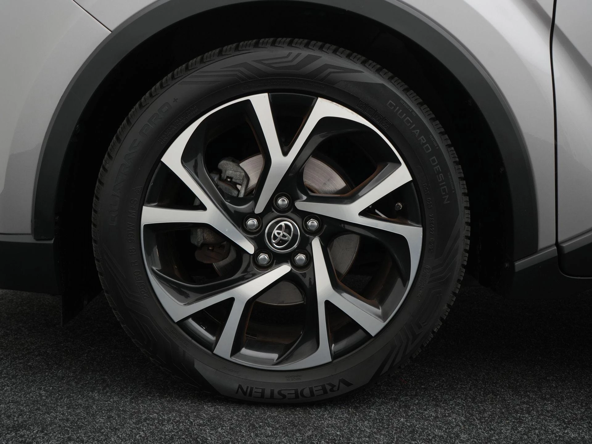 Toyota C-HR 1.8 Hybrid Bi-Tone