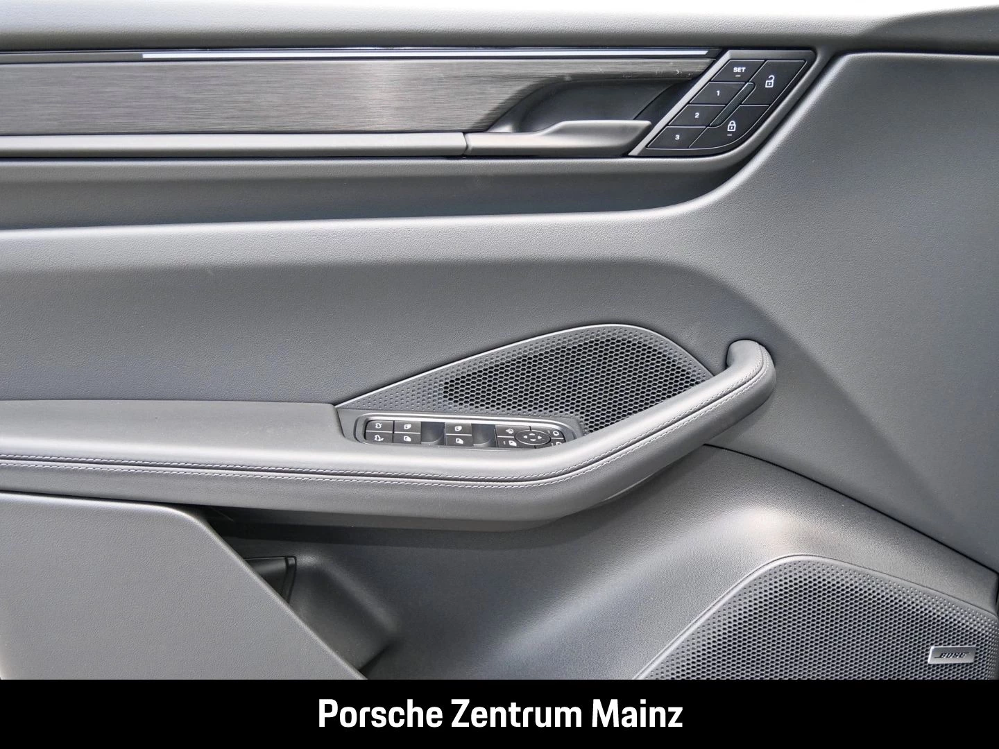Porsche-Macan-image-28