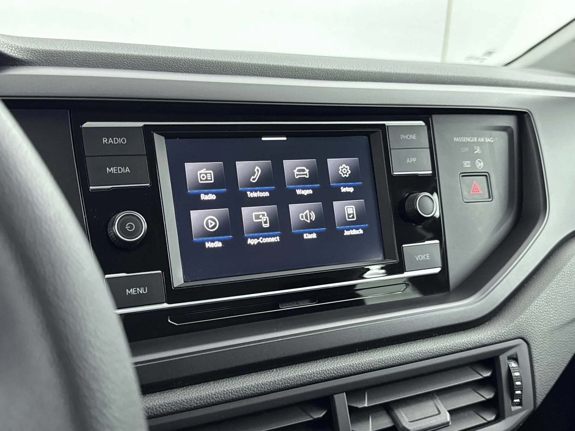 Volkswagen-Polo-image-17