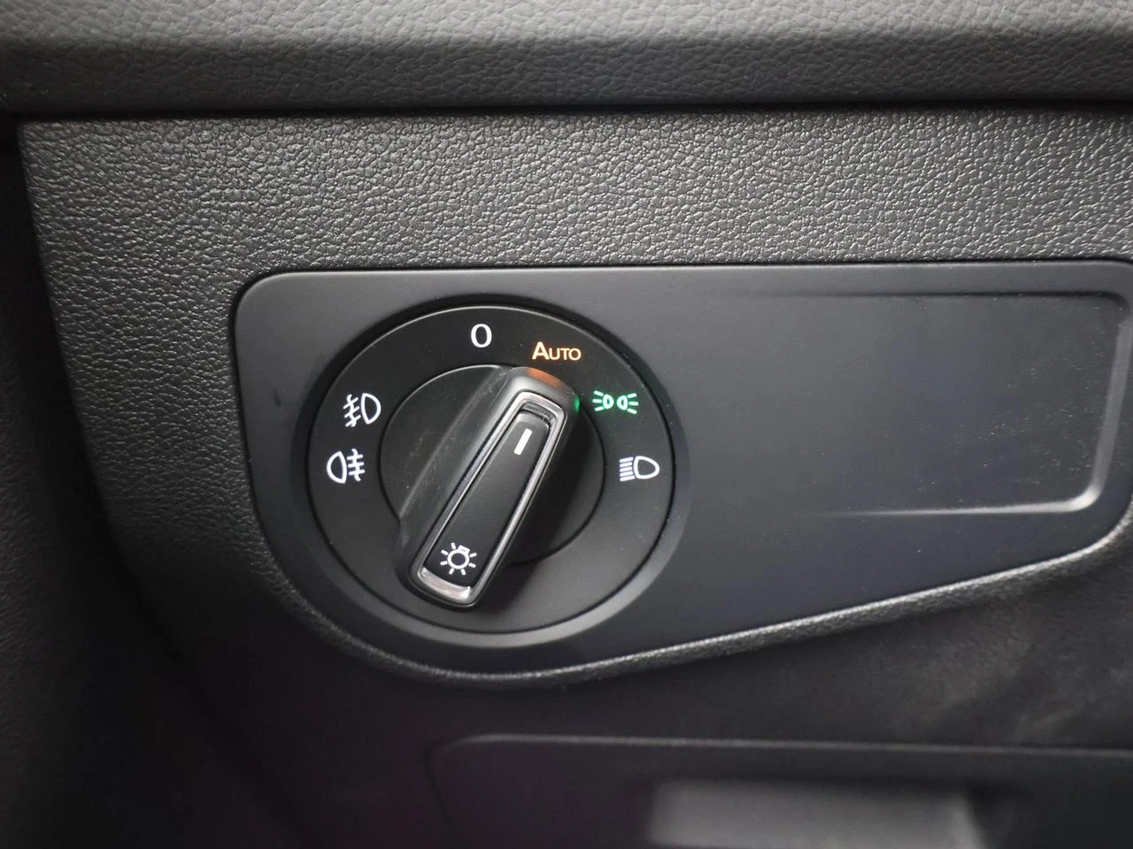Volkswagen-Tiguan-image-18