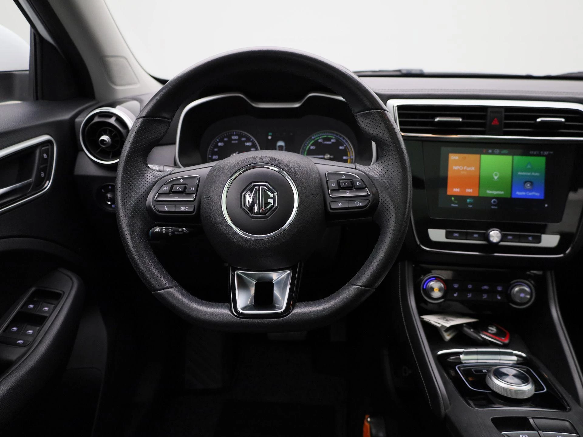 MG-ZS EV-image-7