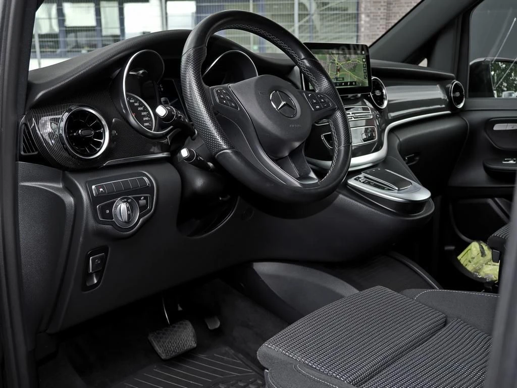 Mercedes-Benz-V-Klasse 220-image-8