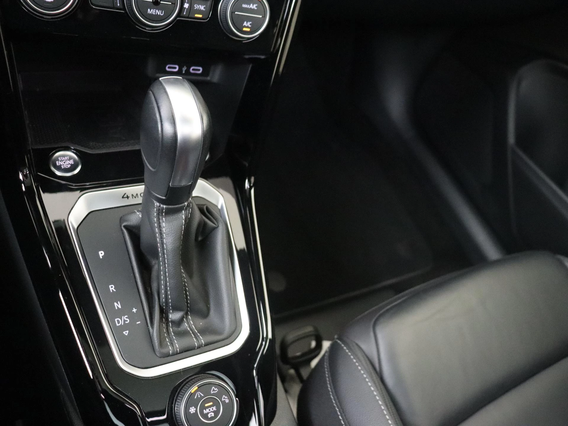 Volkswagen-T-Roc-image-14