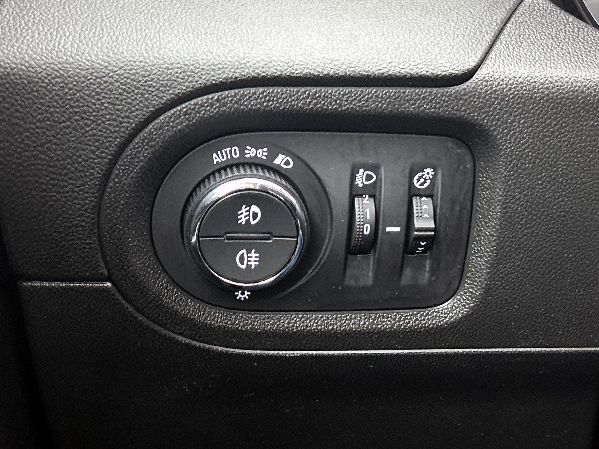 Opel-Grandland X-image-14