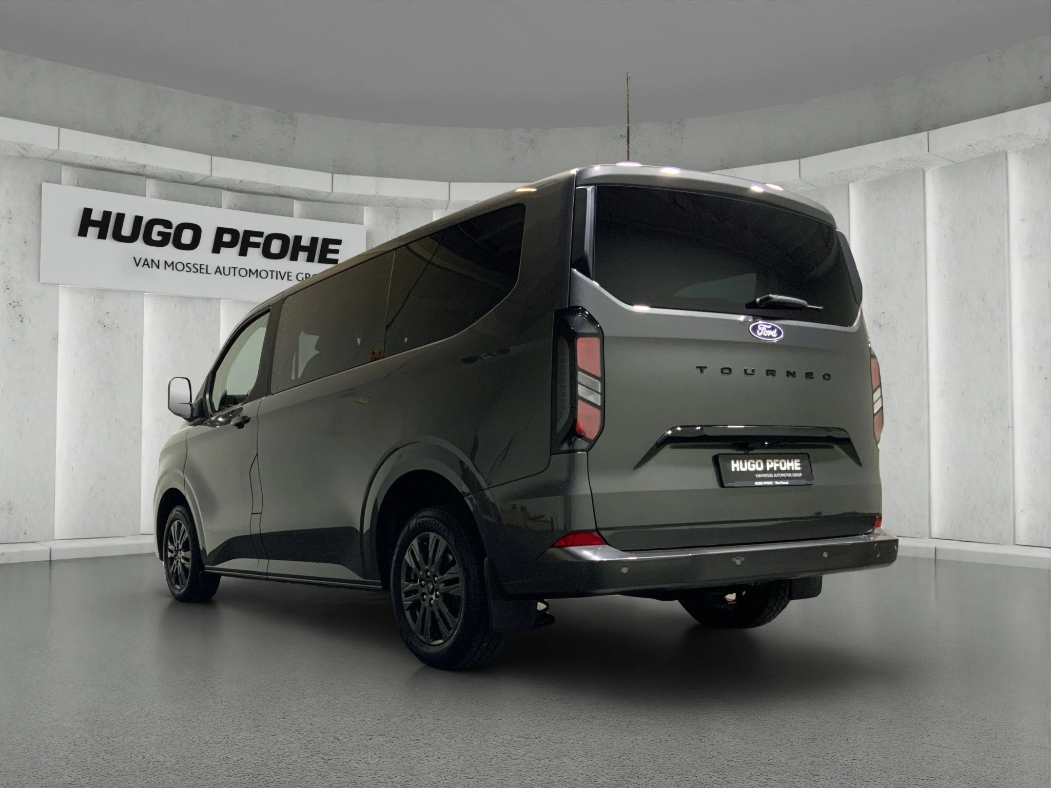 Ford-Tourneo Custom-image-2