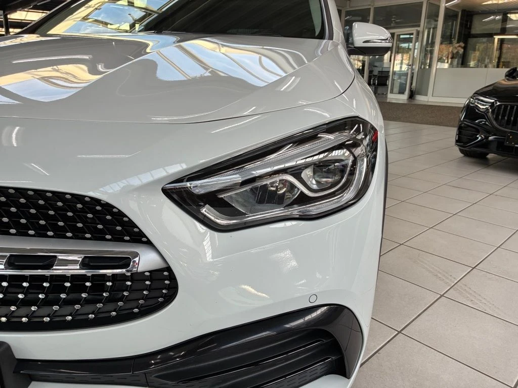 Mercedes-Benz-GLA 220 d-image-4