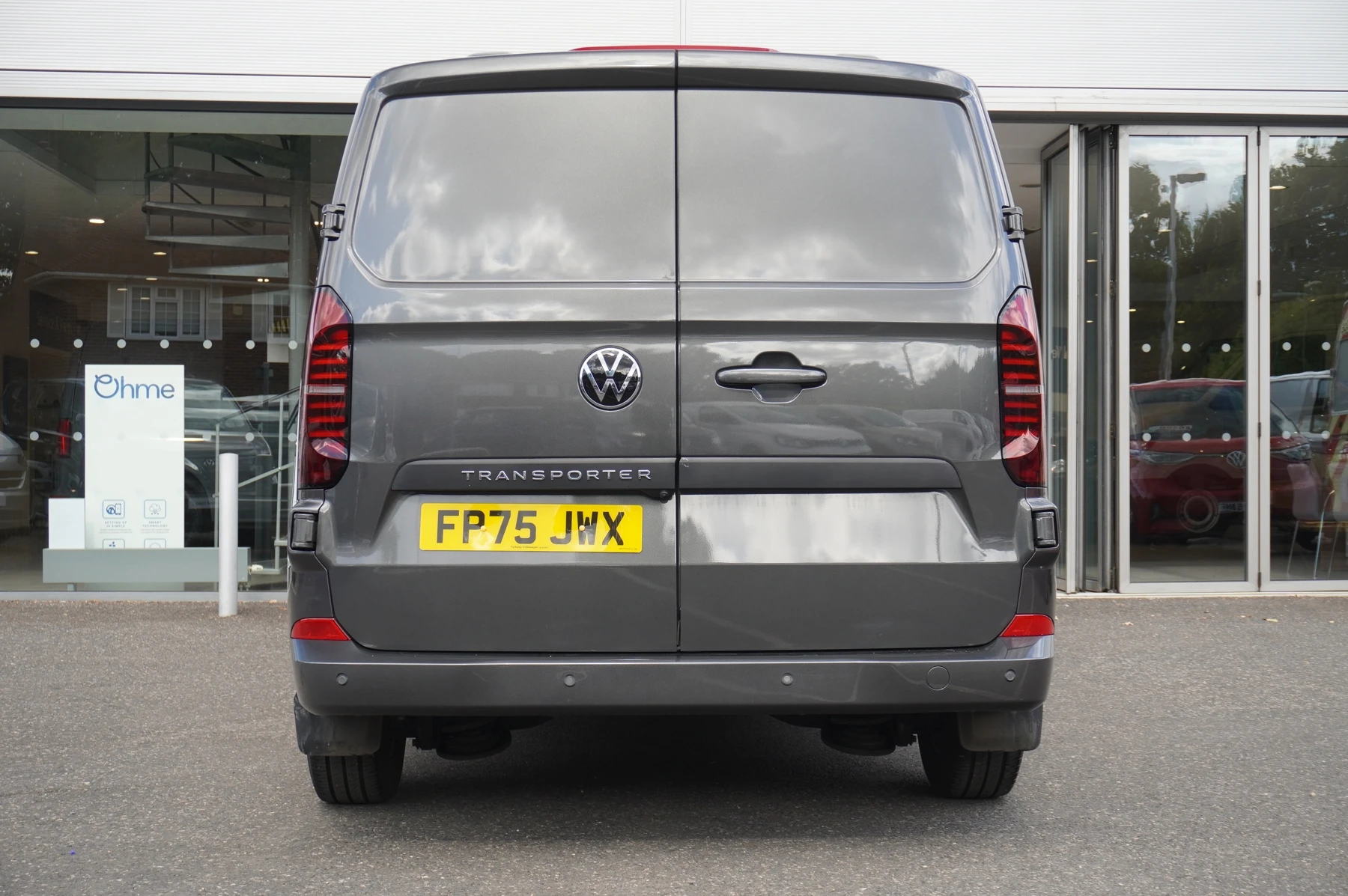 Volkswagen-Transporter-image-22