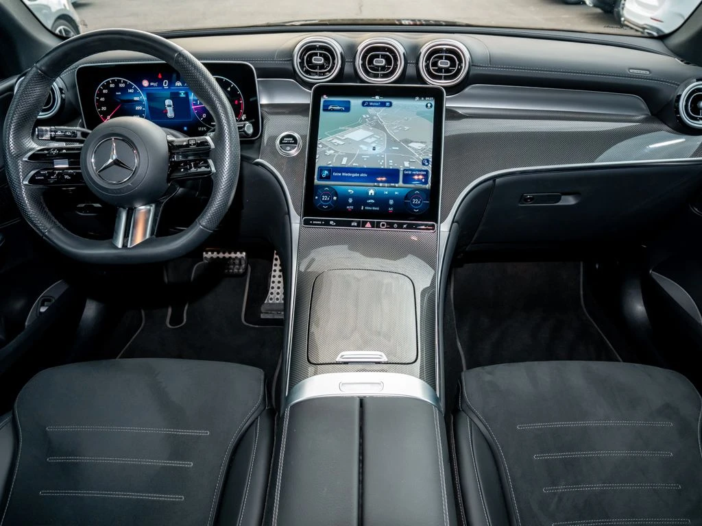 Mercedes-Benz-GLC 300 d-image-13