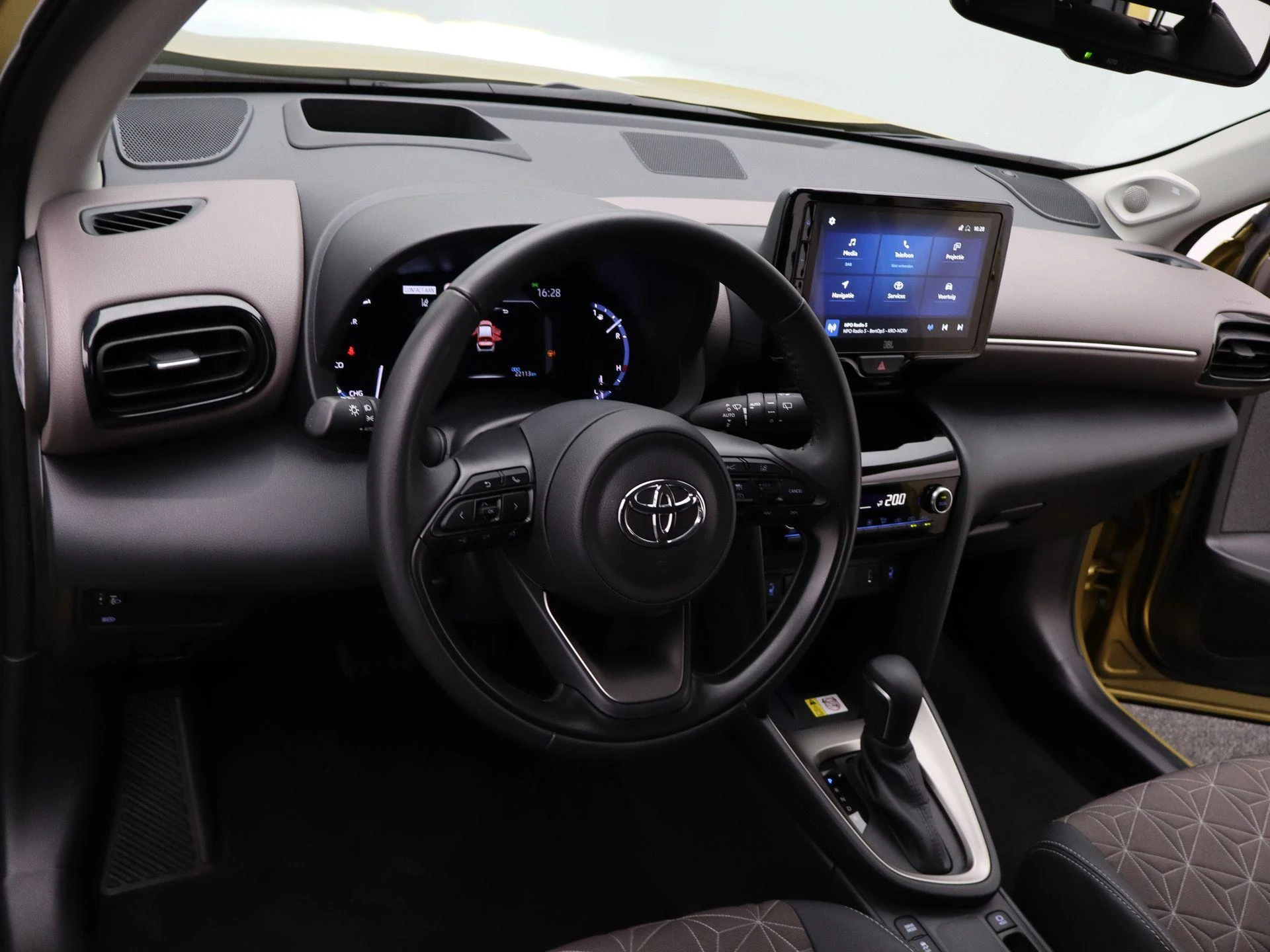 Toyota-Yaris Cross-image-28