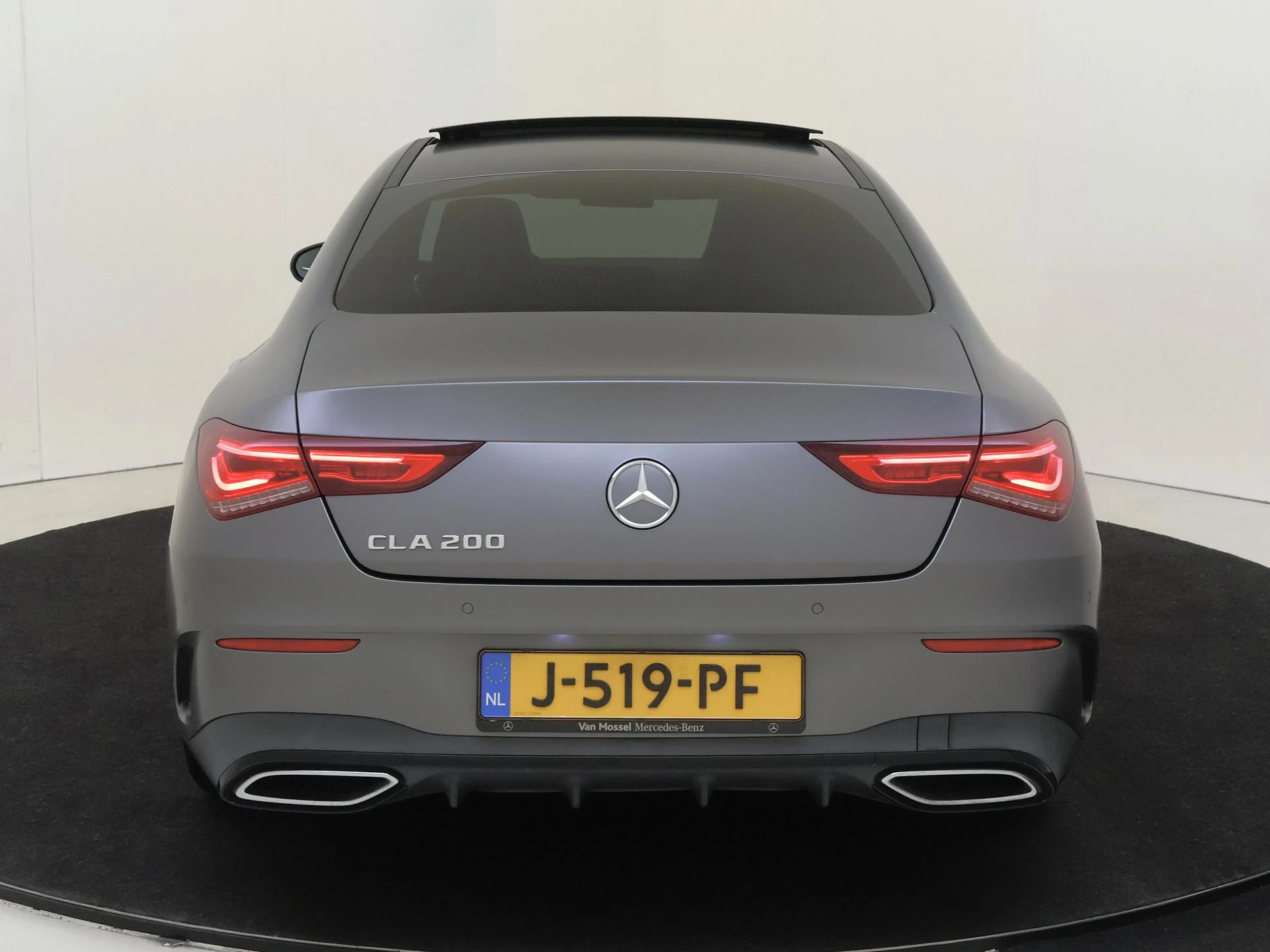 Mercedes-Benz-CLA-image-6