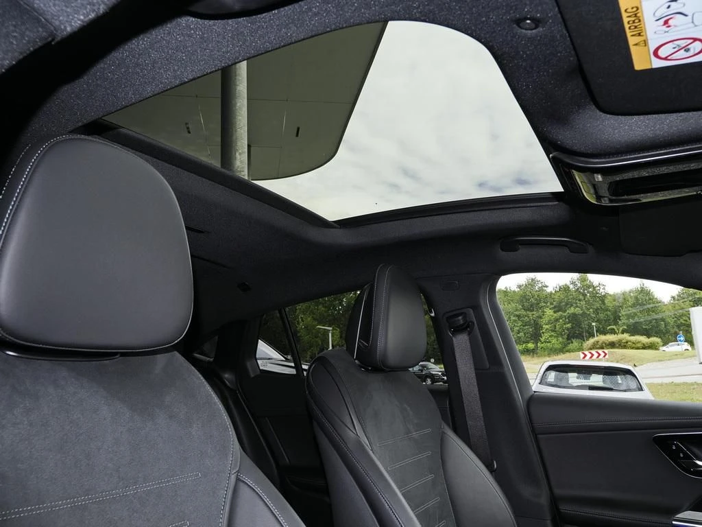 Mercedes-Benz-GLC 220 d-image-15