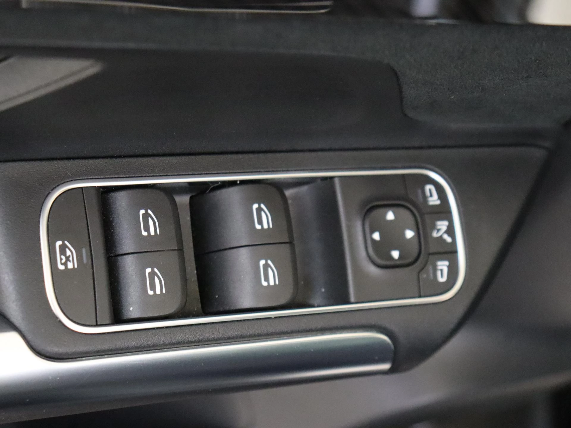 Mercedes-Benz-GLA-image-27