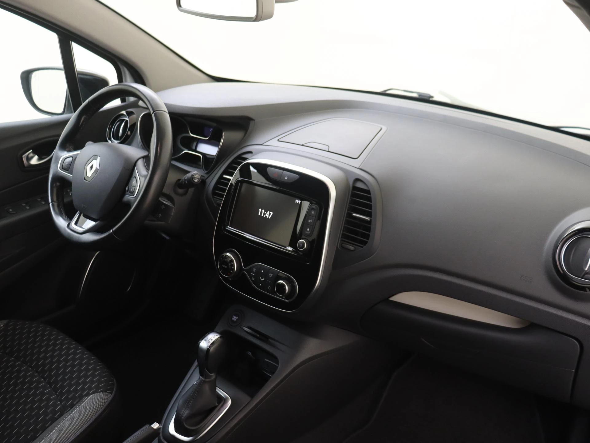 Renault-Captur-image-12
