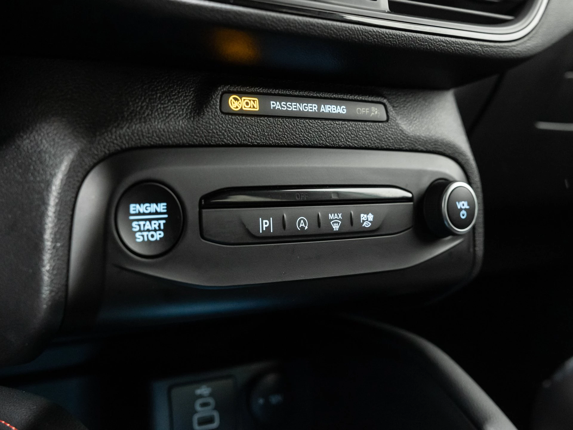 Ford Focus ST-Line X Turnier LED AHK ACC RFK GJR SHZ