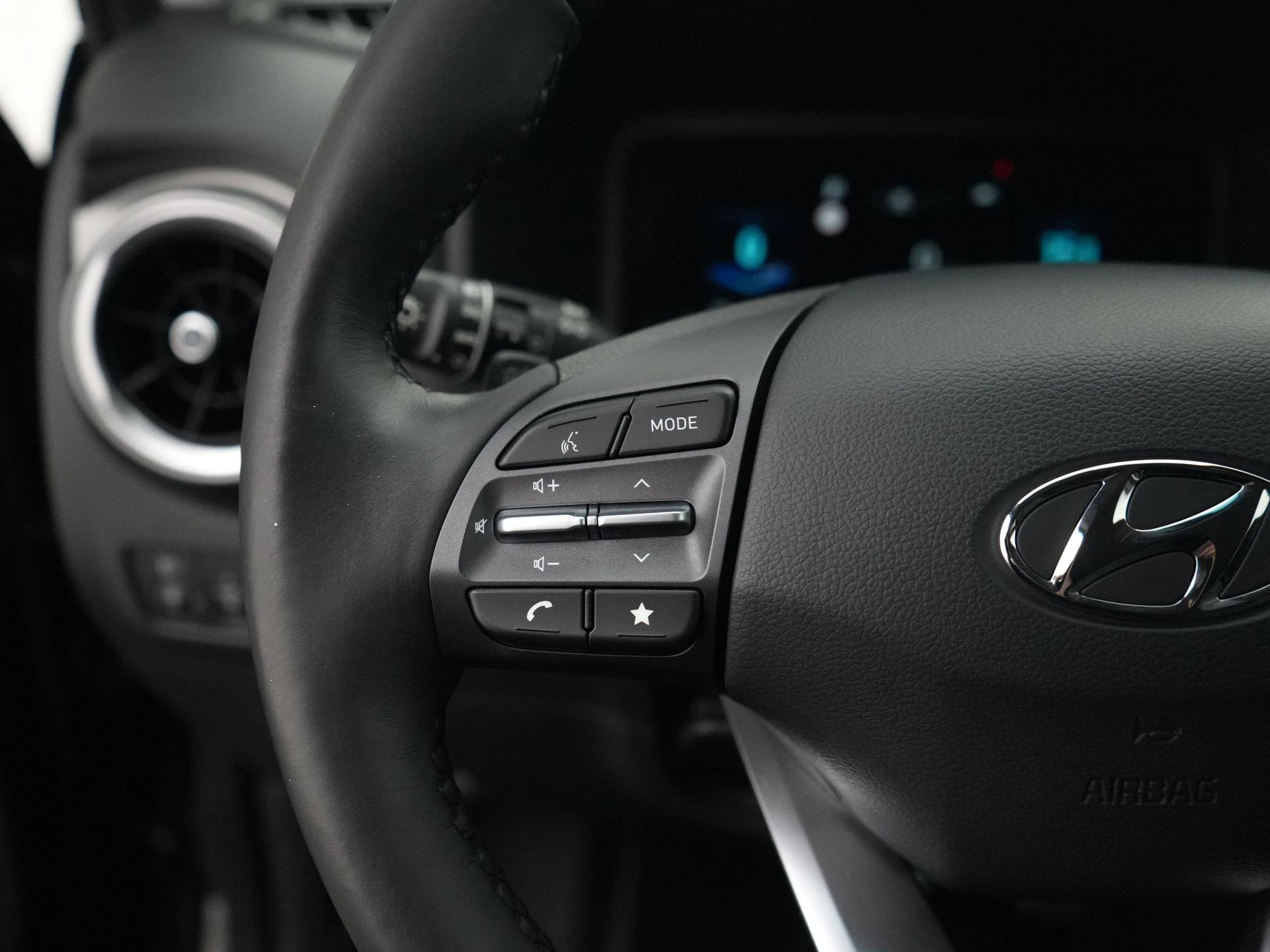 Hyundai Kona EV Premium 64 kWh