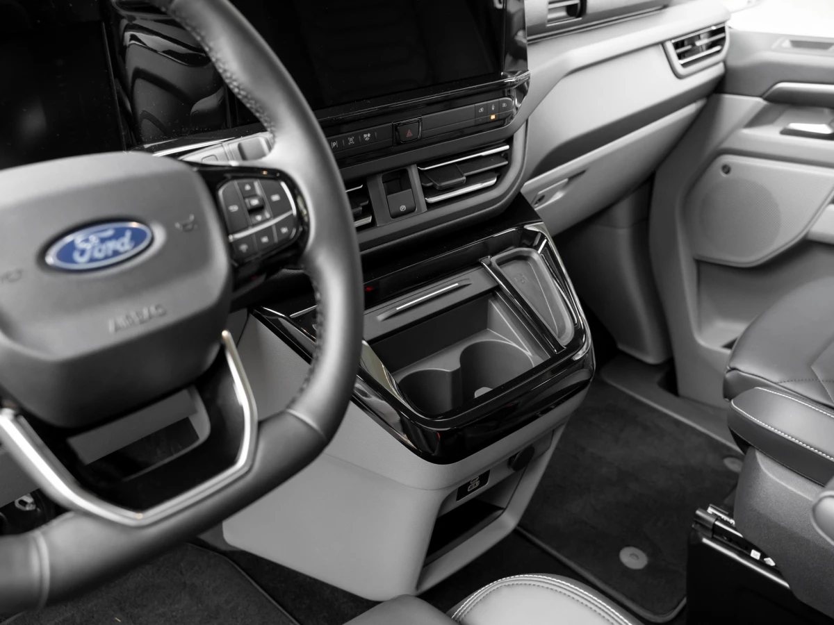 Ford-Tourneo Custom-image-17
