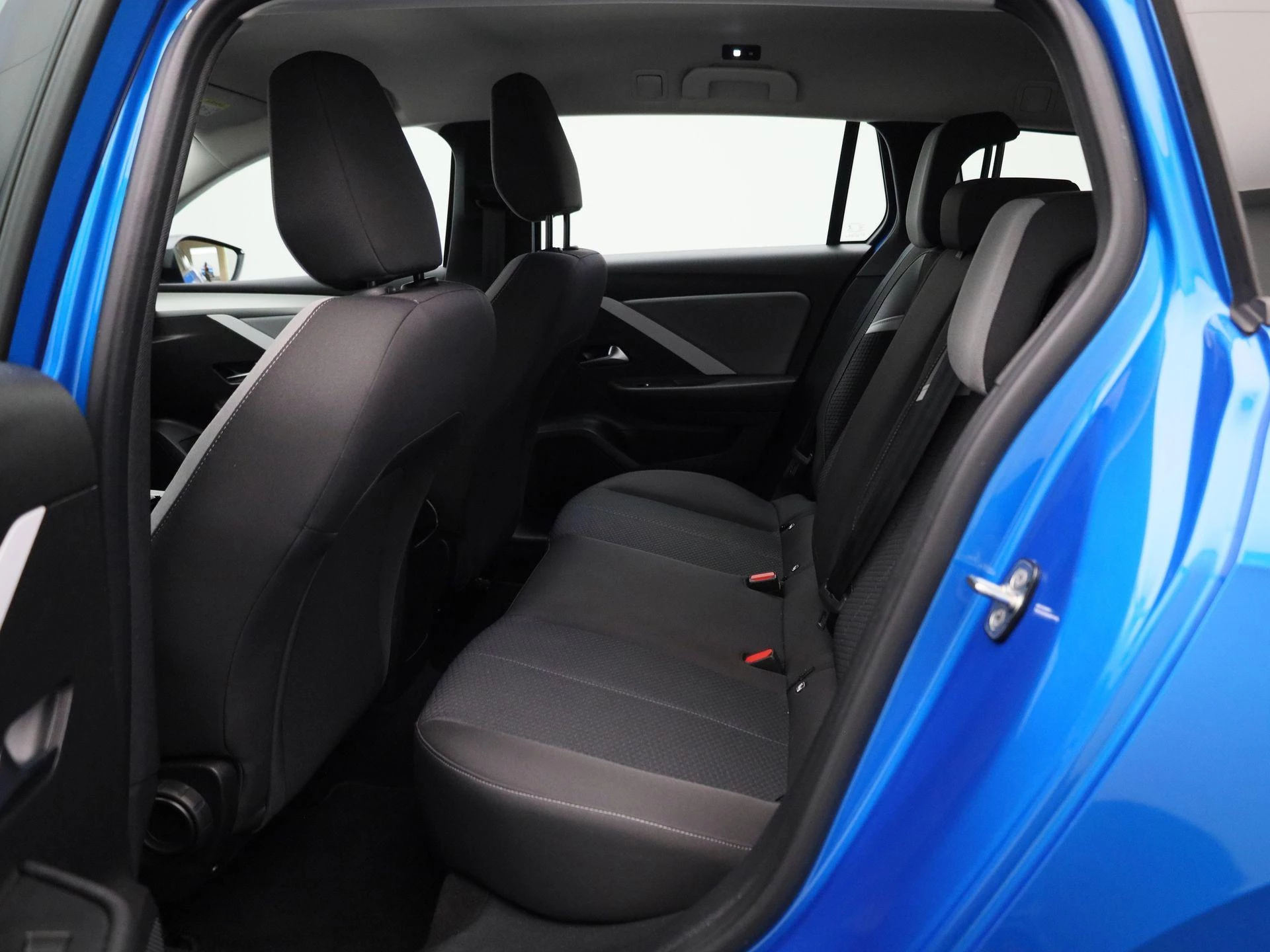 Opel-Astra-image-9