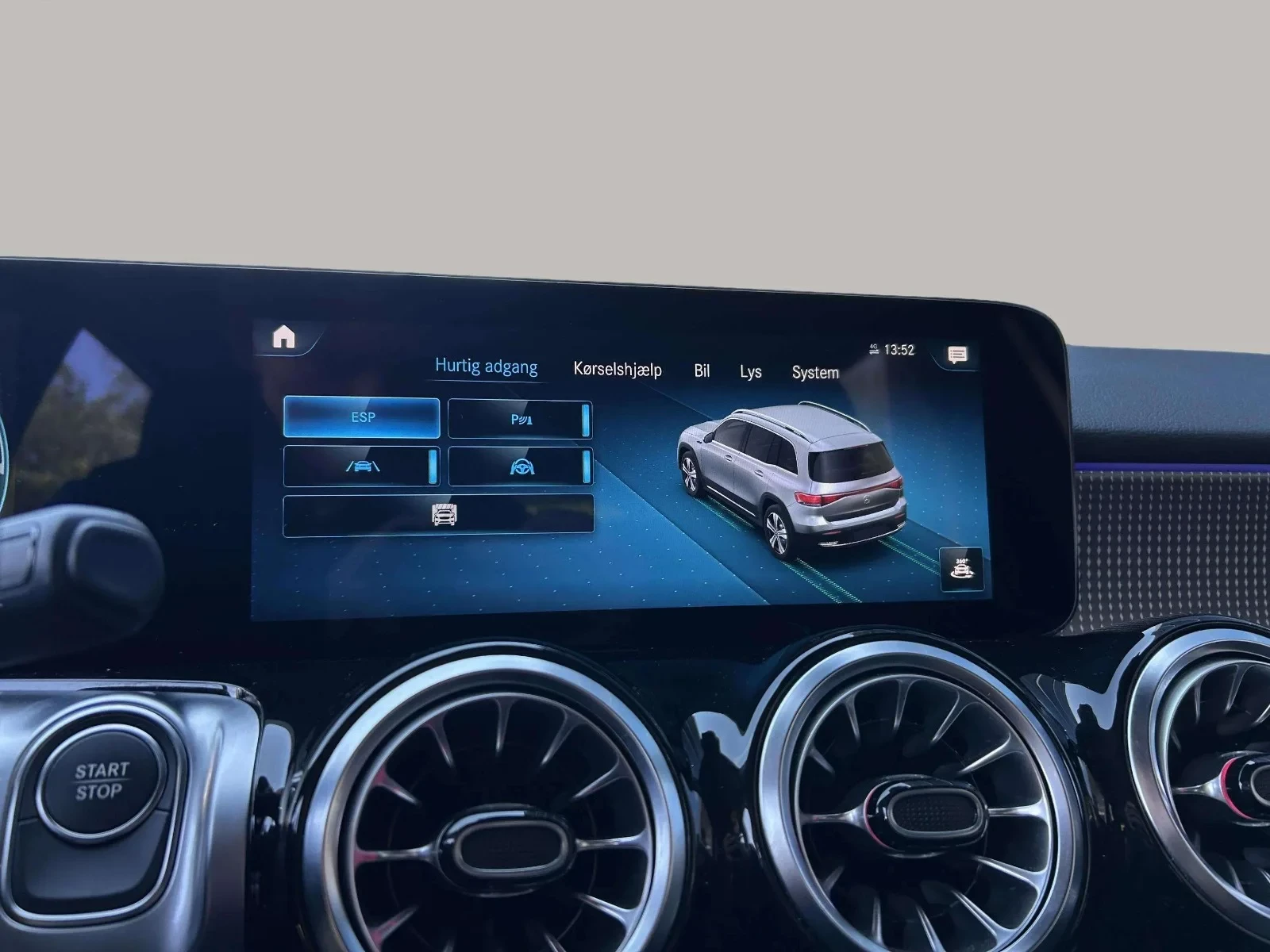Mercedes-Benz-EQB-image-15