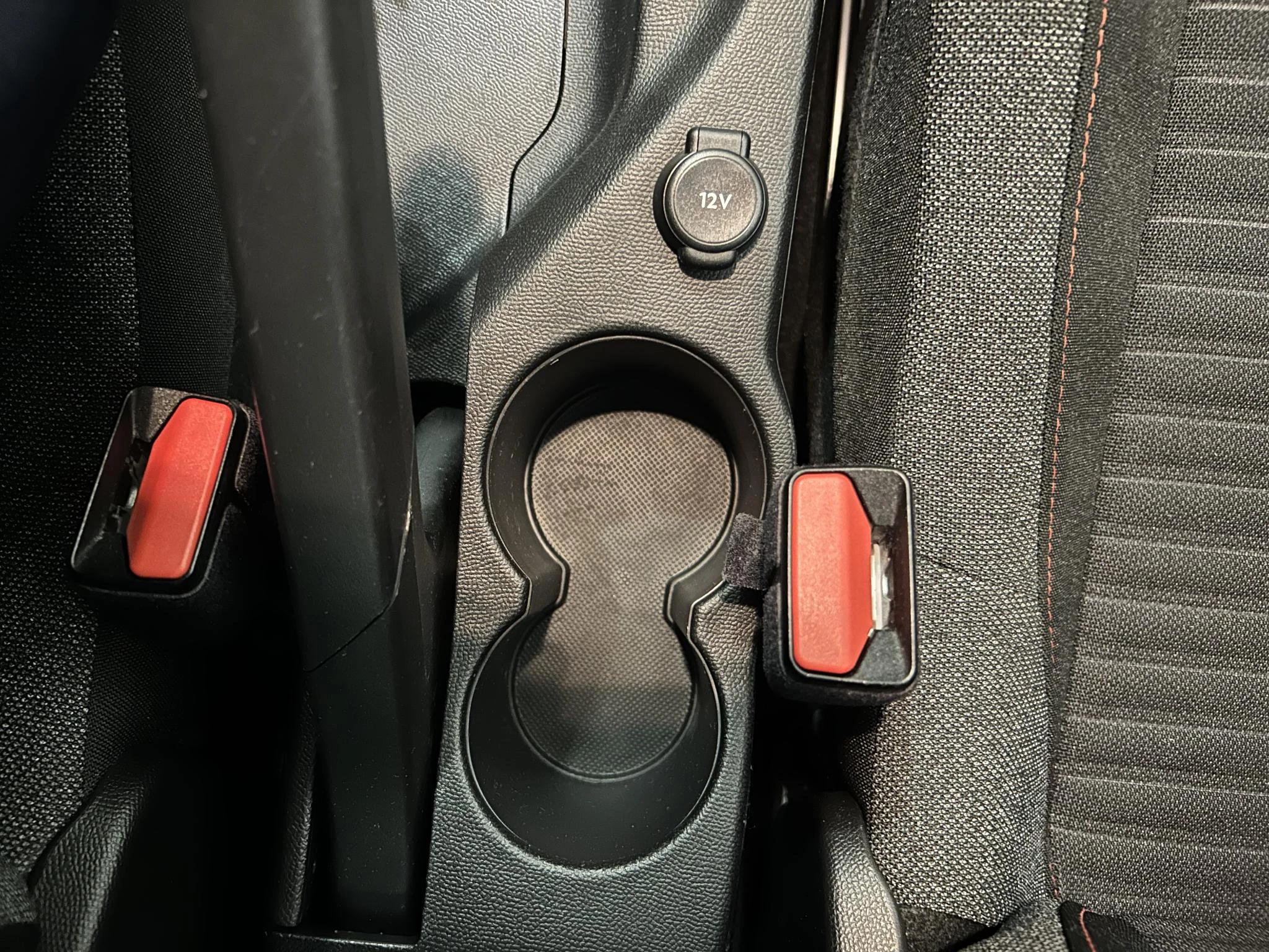 Peugeot-208-image-12