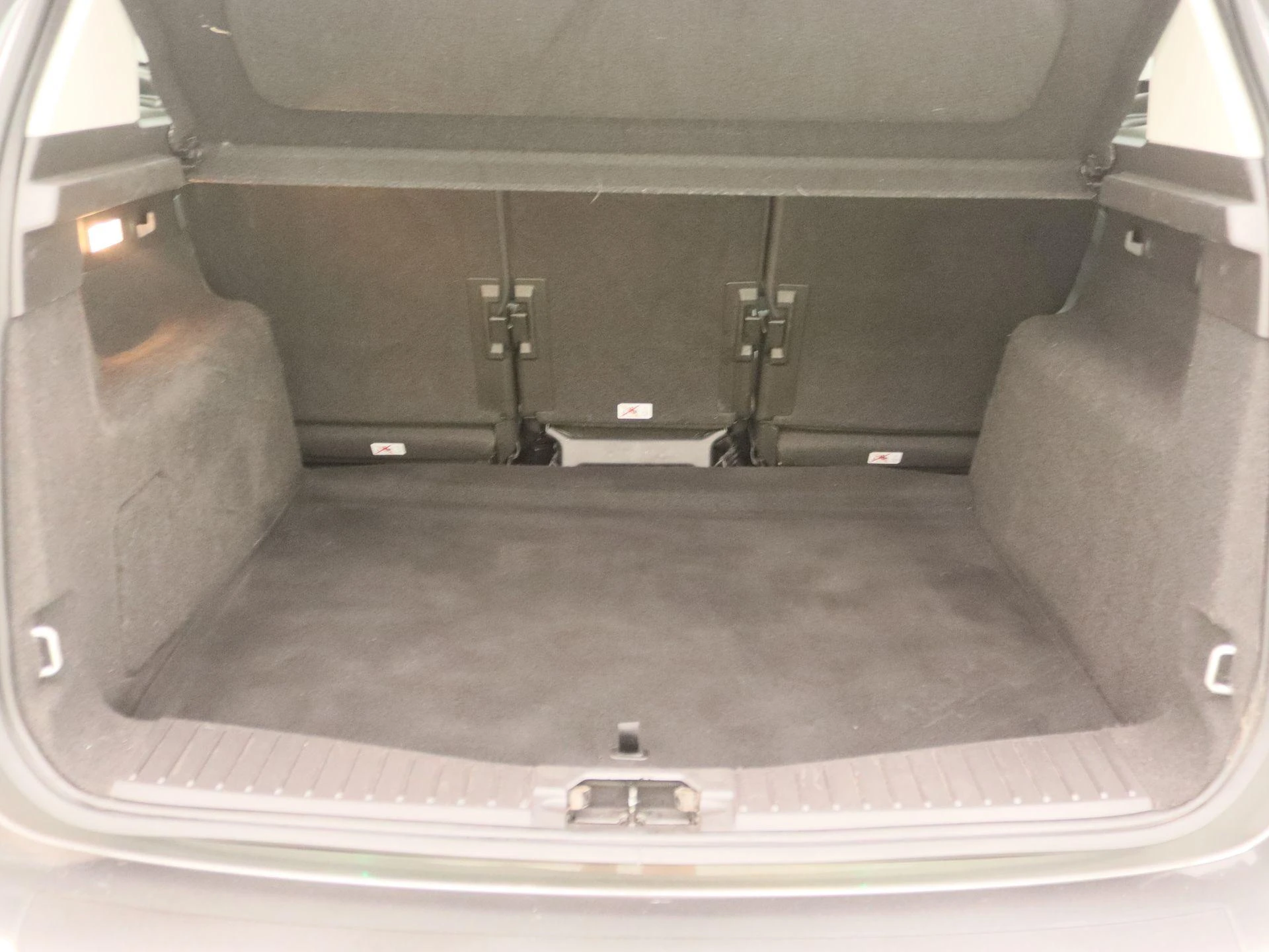 Ford-C-MAX-image-14