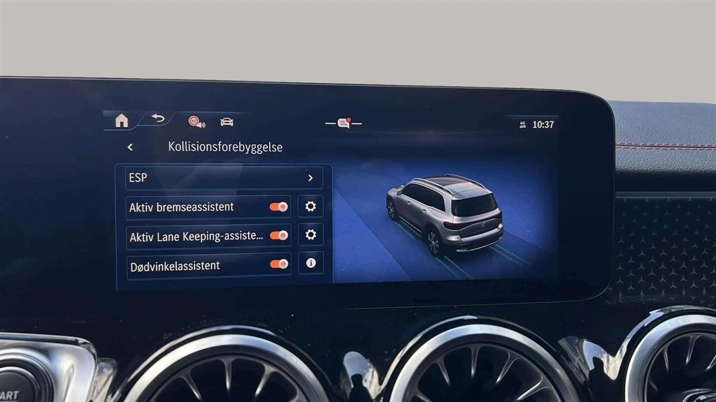 Mercedes-Benz-EQB-image-17