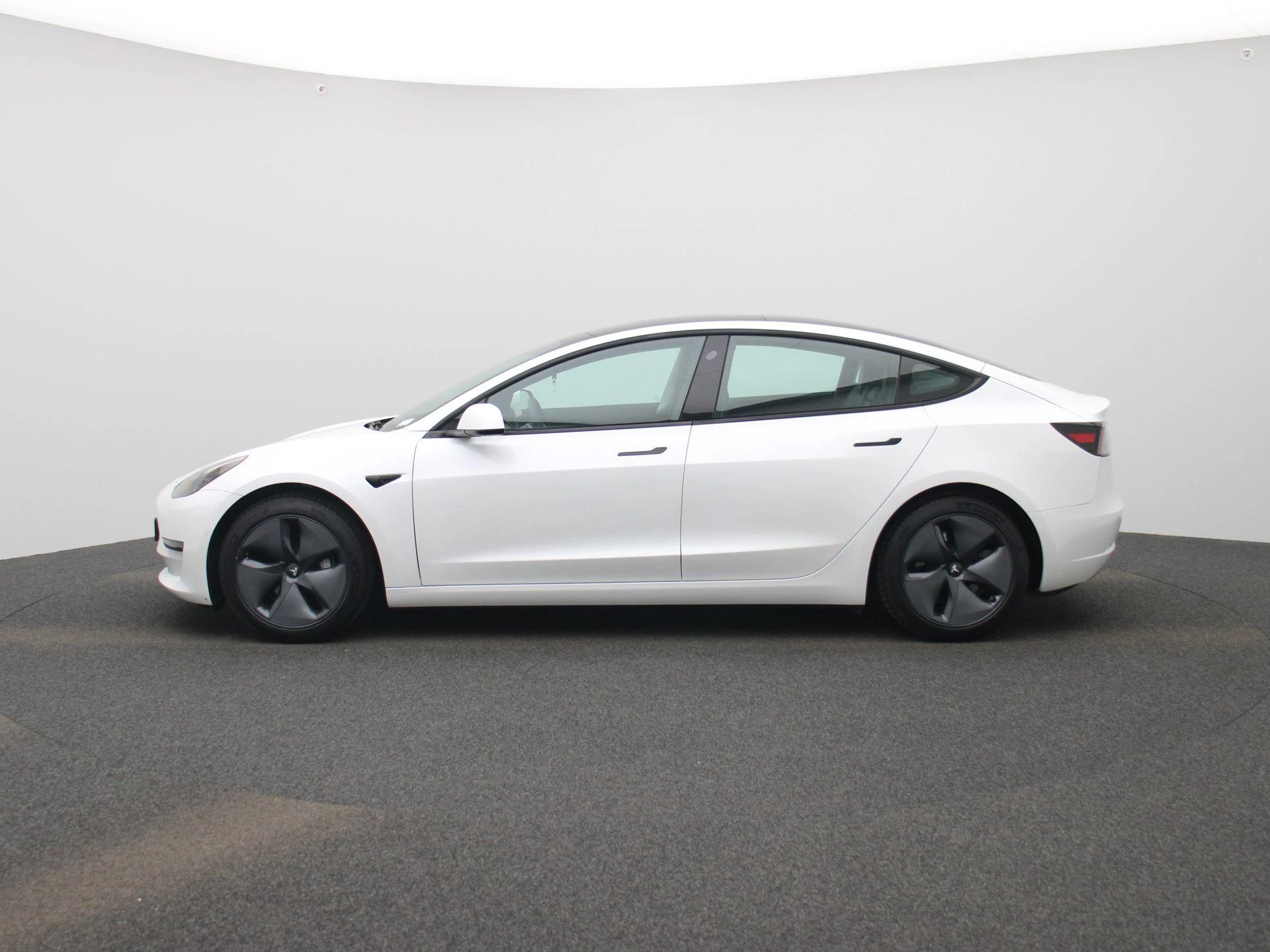 Tesla Model 3 Standard RWD Plus 60 kWh