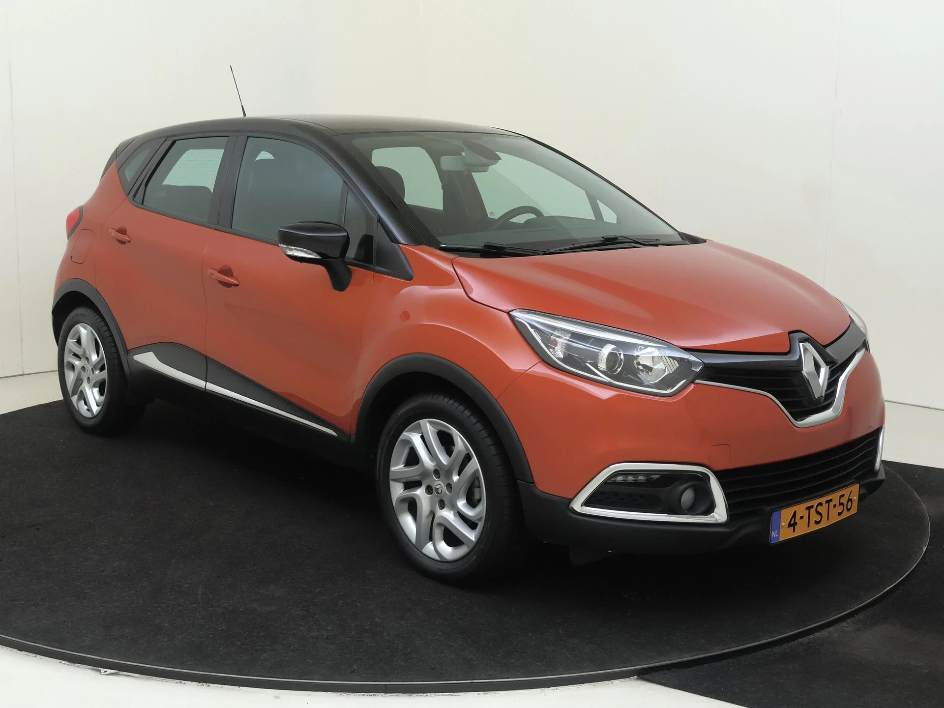 Renault-Captur-image-1