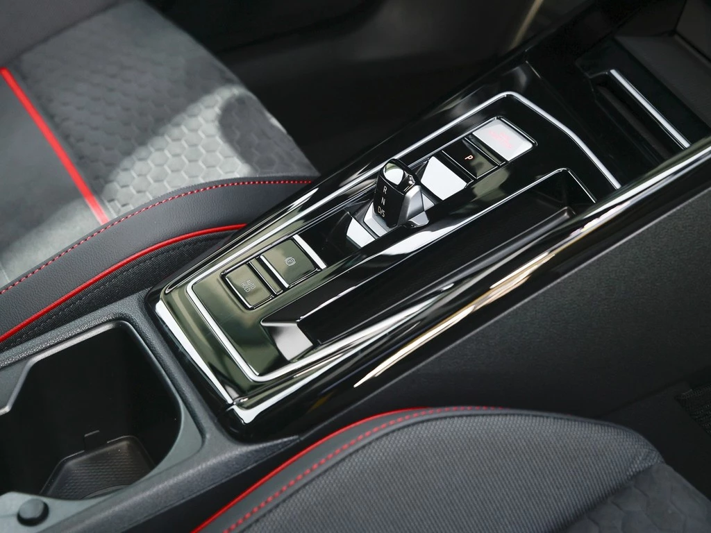Volkswagen Golf GTI Clubsport 2.0 TSI DSG Akrapovic, 270km/h, IQ.Light, Pano., 360°Kam., ACC, 19"Alu.,