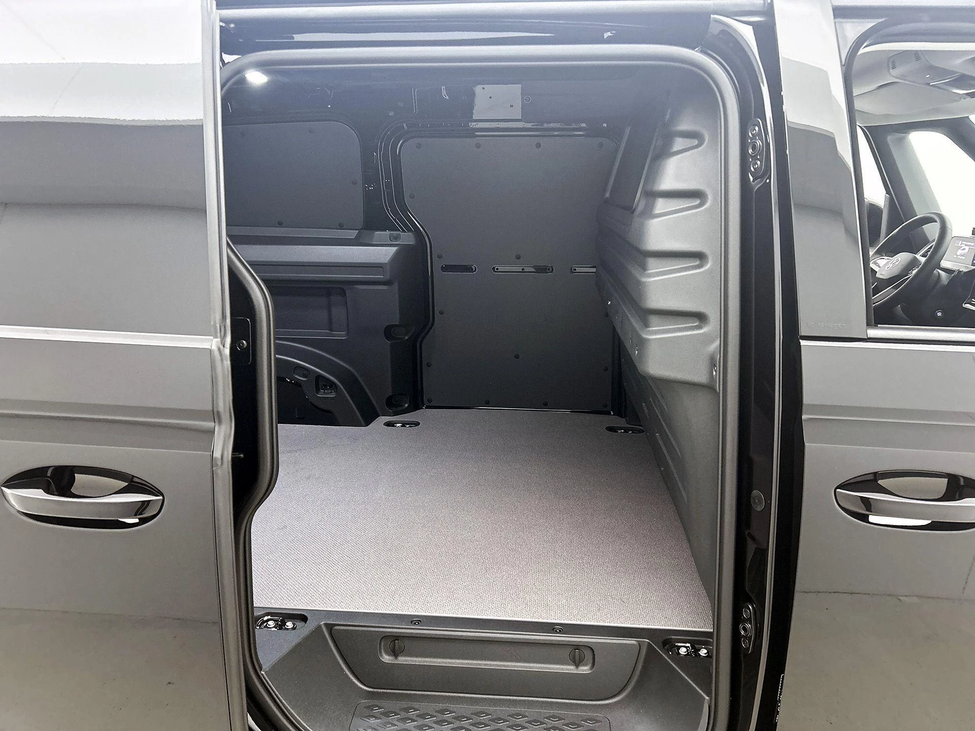 Volkswagen-ID. Buzz Cargo-image-25