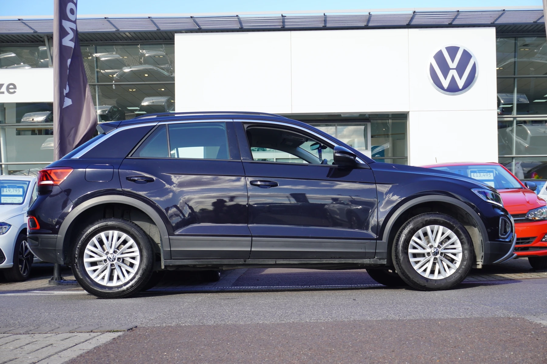 Volkswagen-T-Roc-image-3