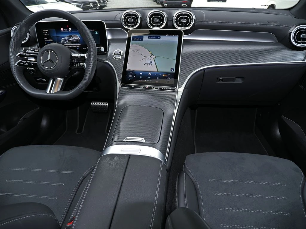Mercedes-Benz-GLC 220 d-image-12