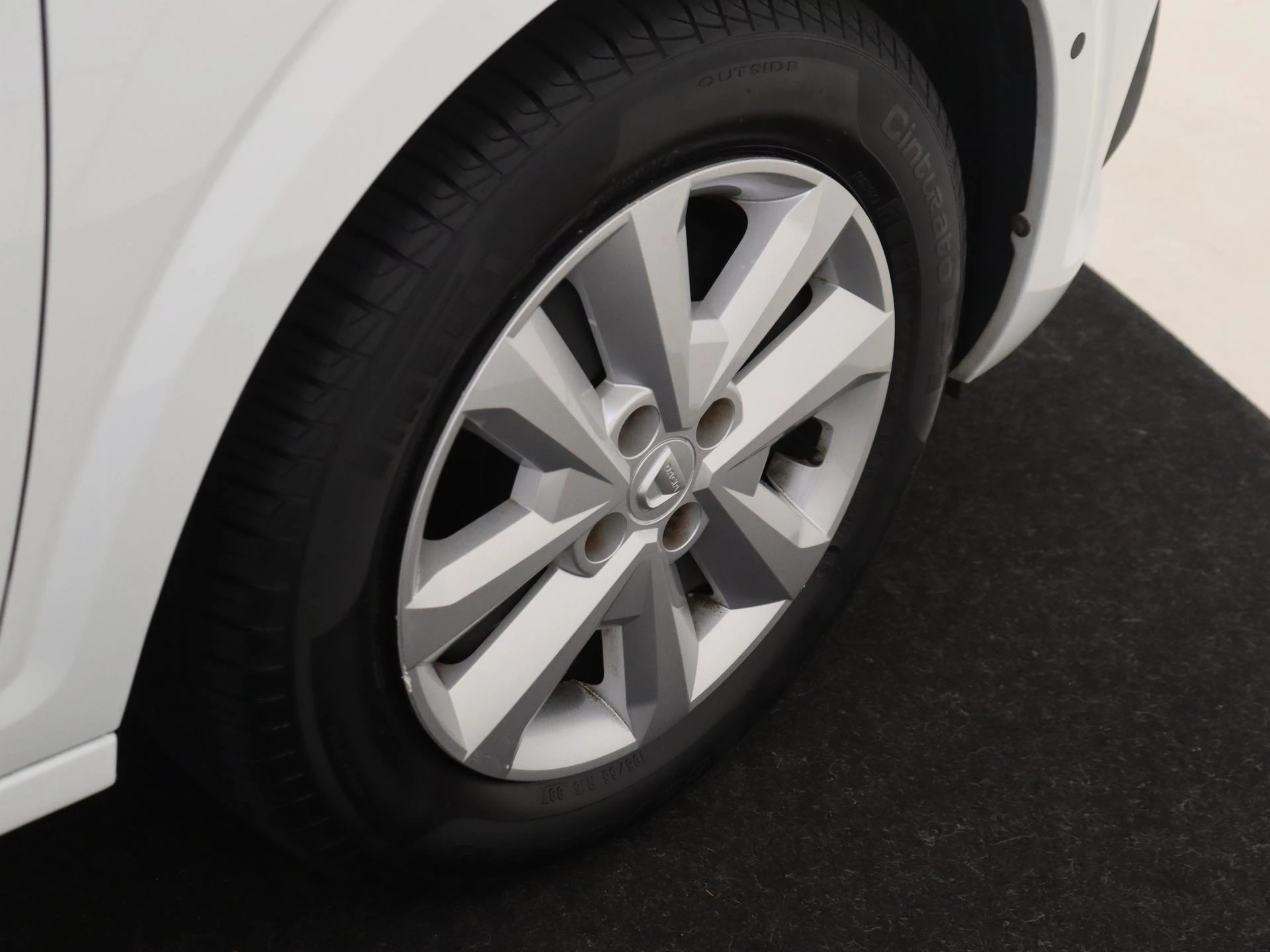 Dacia-Sandero-image-23