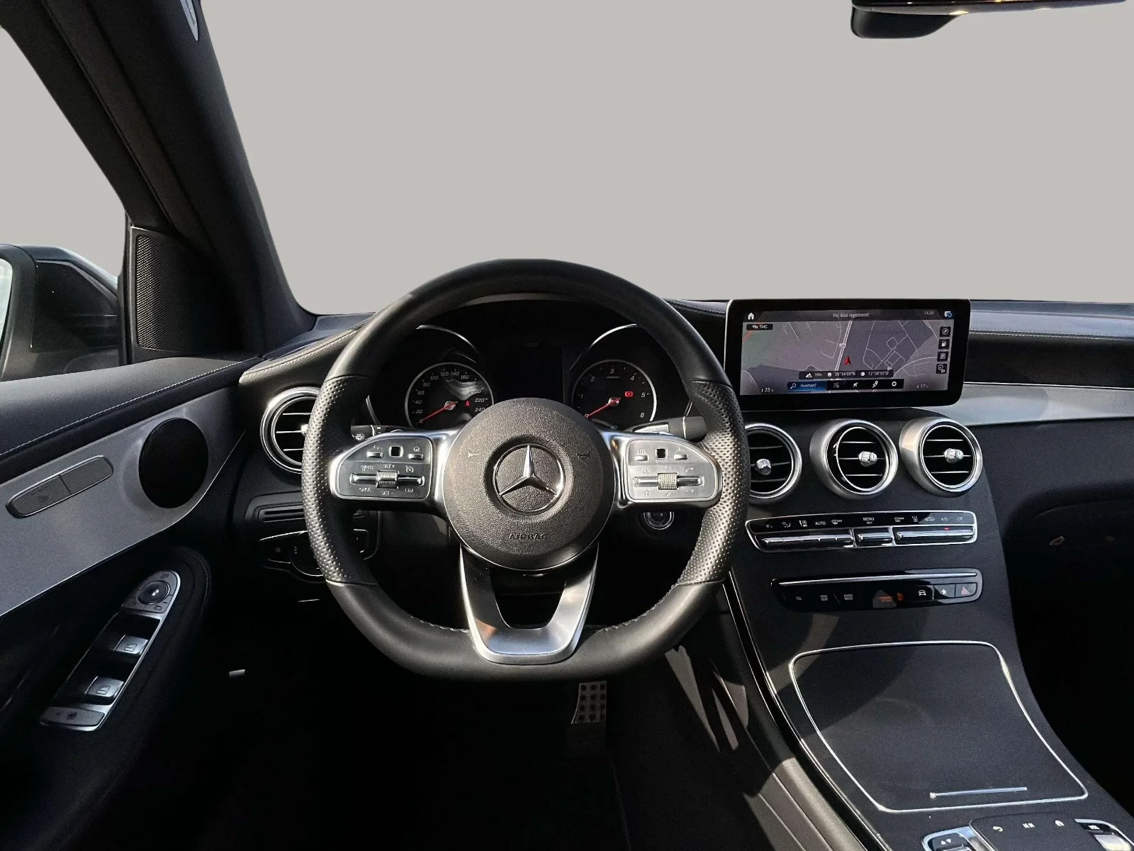 Mercedes-Benz-GLC-image-11