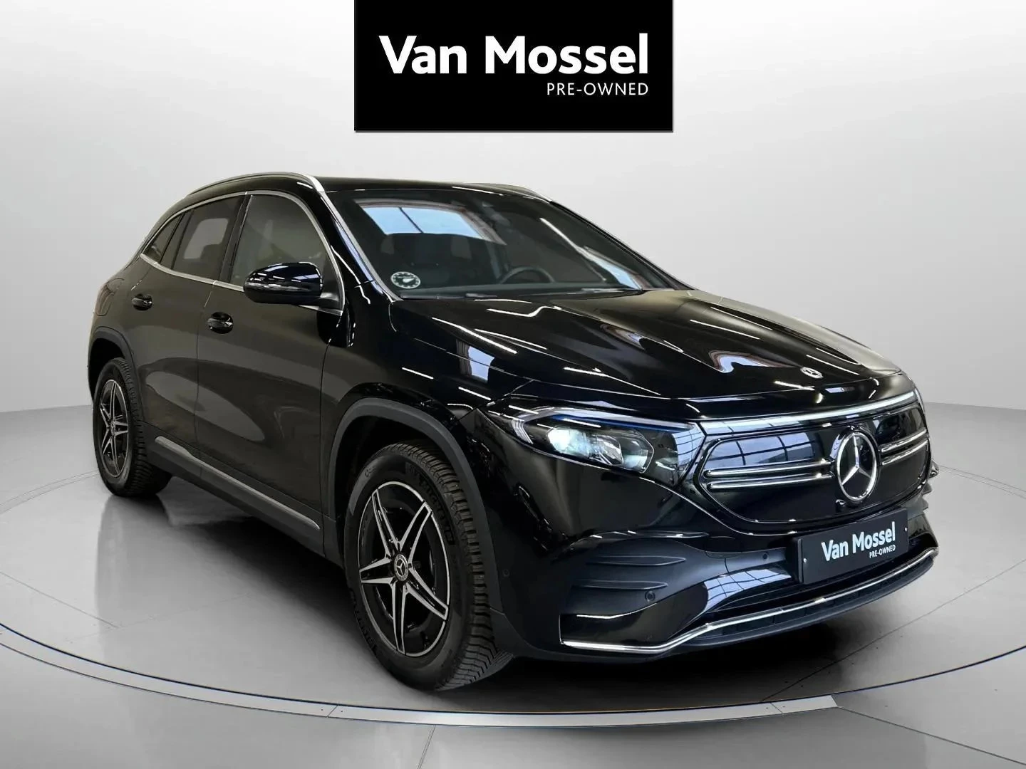 Mercedes-Benz-EQA-image-2