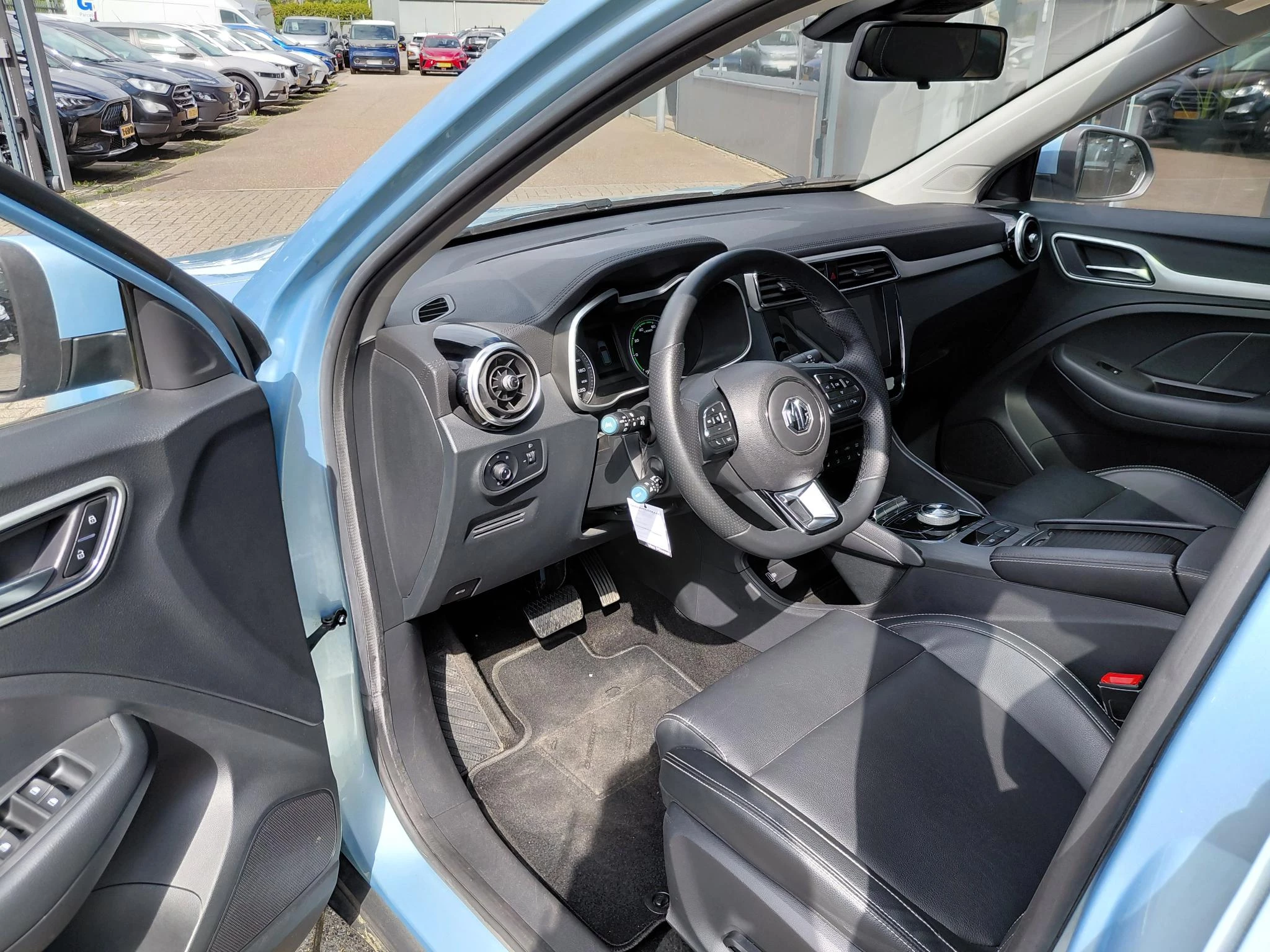 MG-ZS EV-image-12