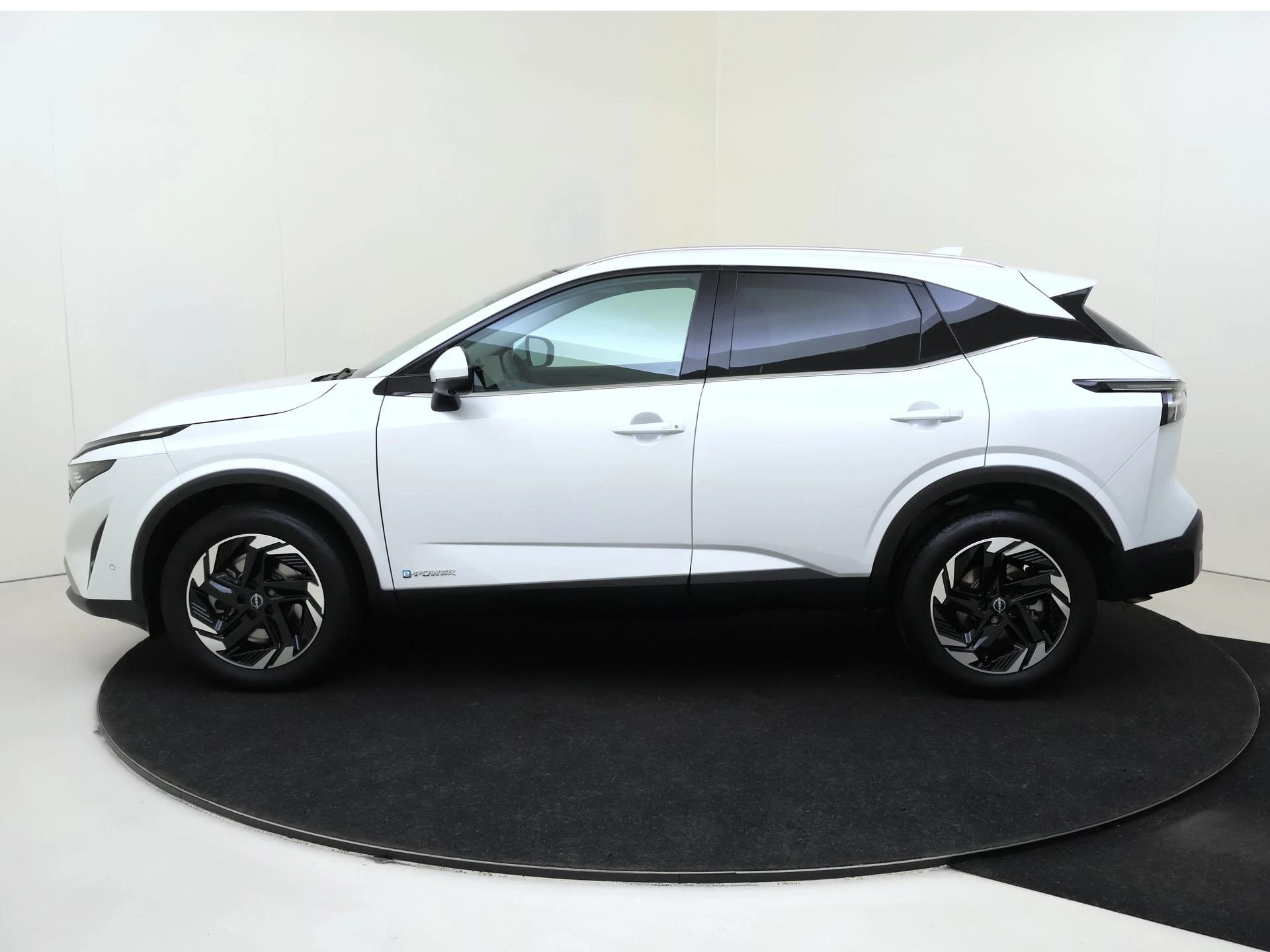 Nissan-QASHQAI-image-7