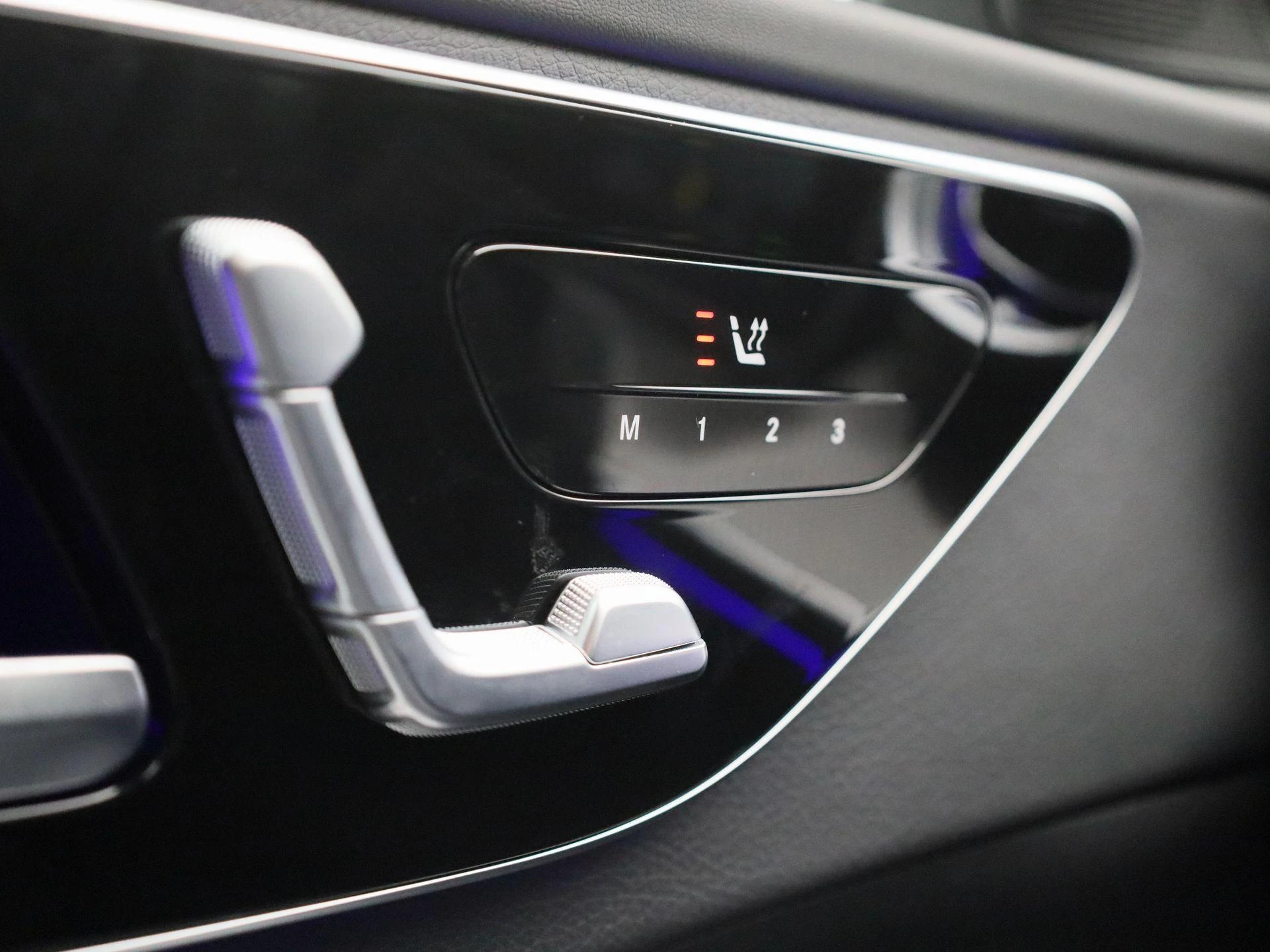 Mercedes-Benz-C-Klasse-image-34
