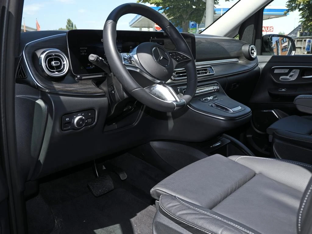 Mercedes-Benz-EQV 300-image-8